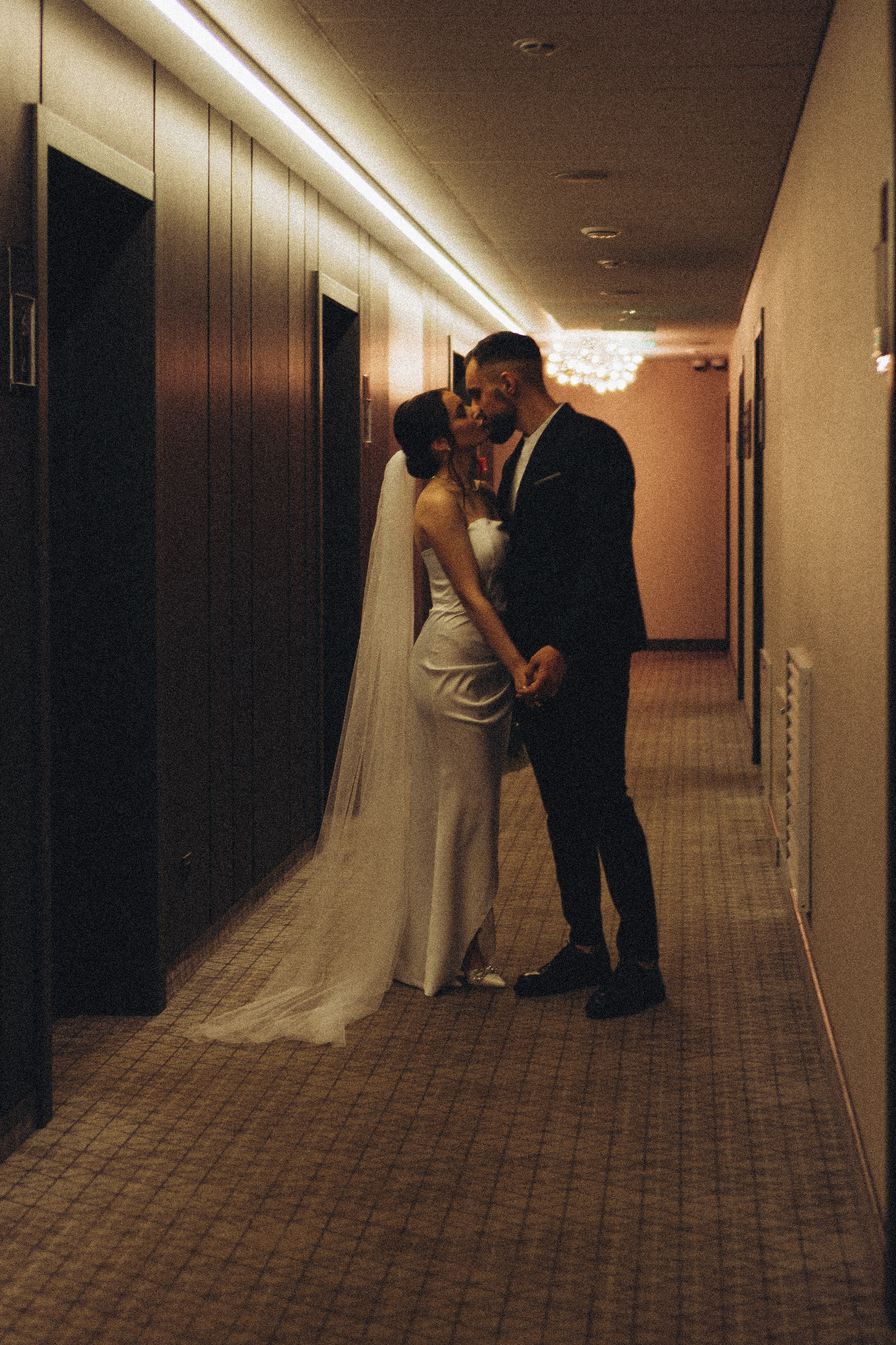 СВАДЕБНАЯ СЬЕМКА СБОРОВ ЖЕНИХА И НЕВЕСТЫ В ОТЕЛЕ И ТАКЖЕ ФОТОСЕССИИЯ В ОТЕЛЕЕ МЕГАПОЛИС БРЯНСК. Профессиональный фотограф, Санкт-Петербург — Виктория Богомолова