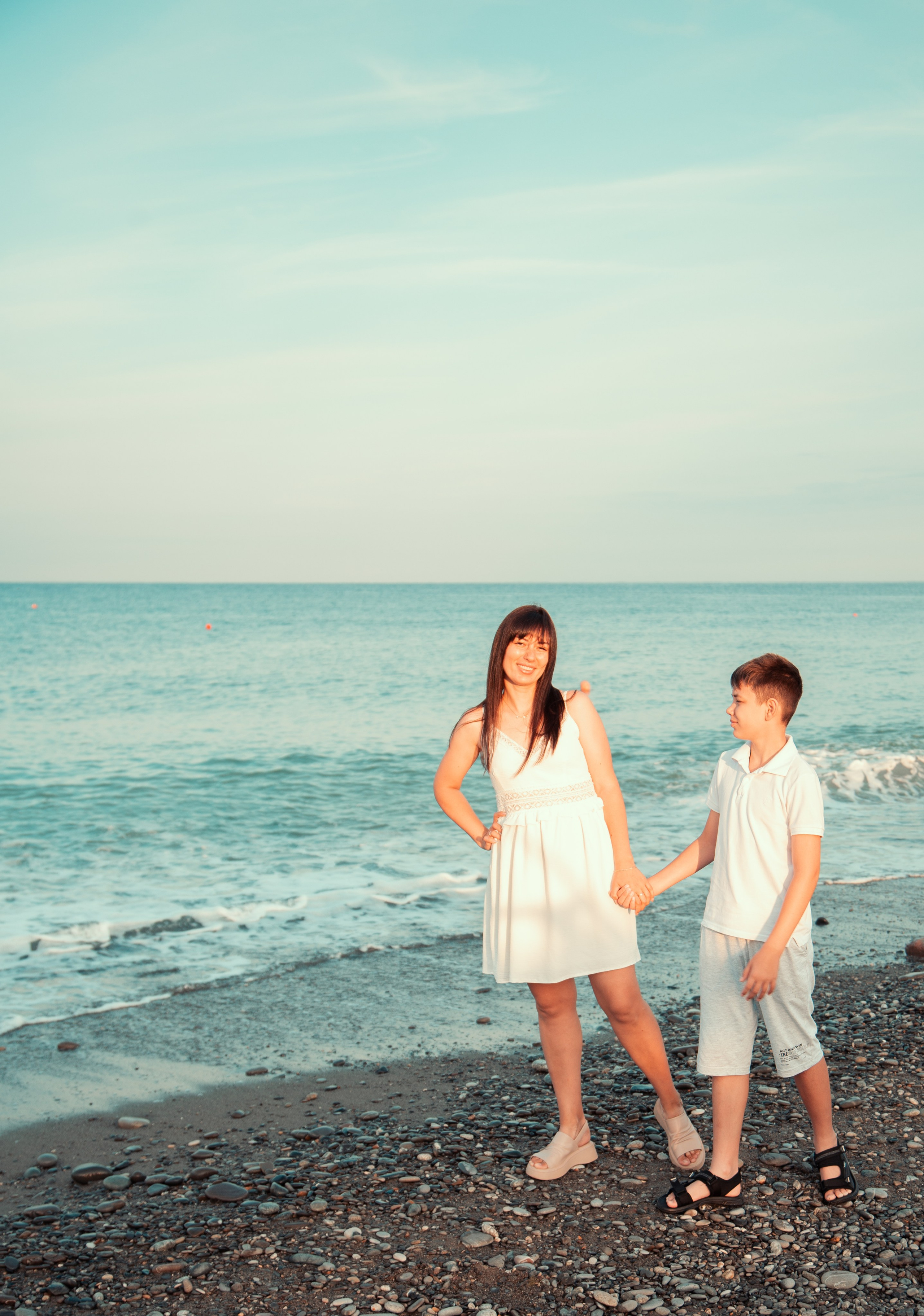 Завтрак у моря в Лоо на пляже «Горный Воздух». Семейный фотограф в Сочи, Лоо, Дагомысе, Вардане Кучумова Олеся