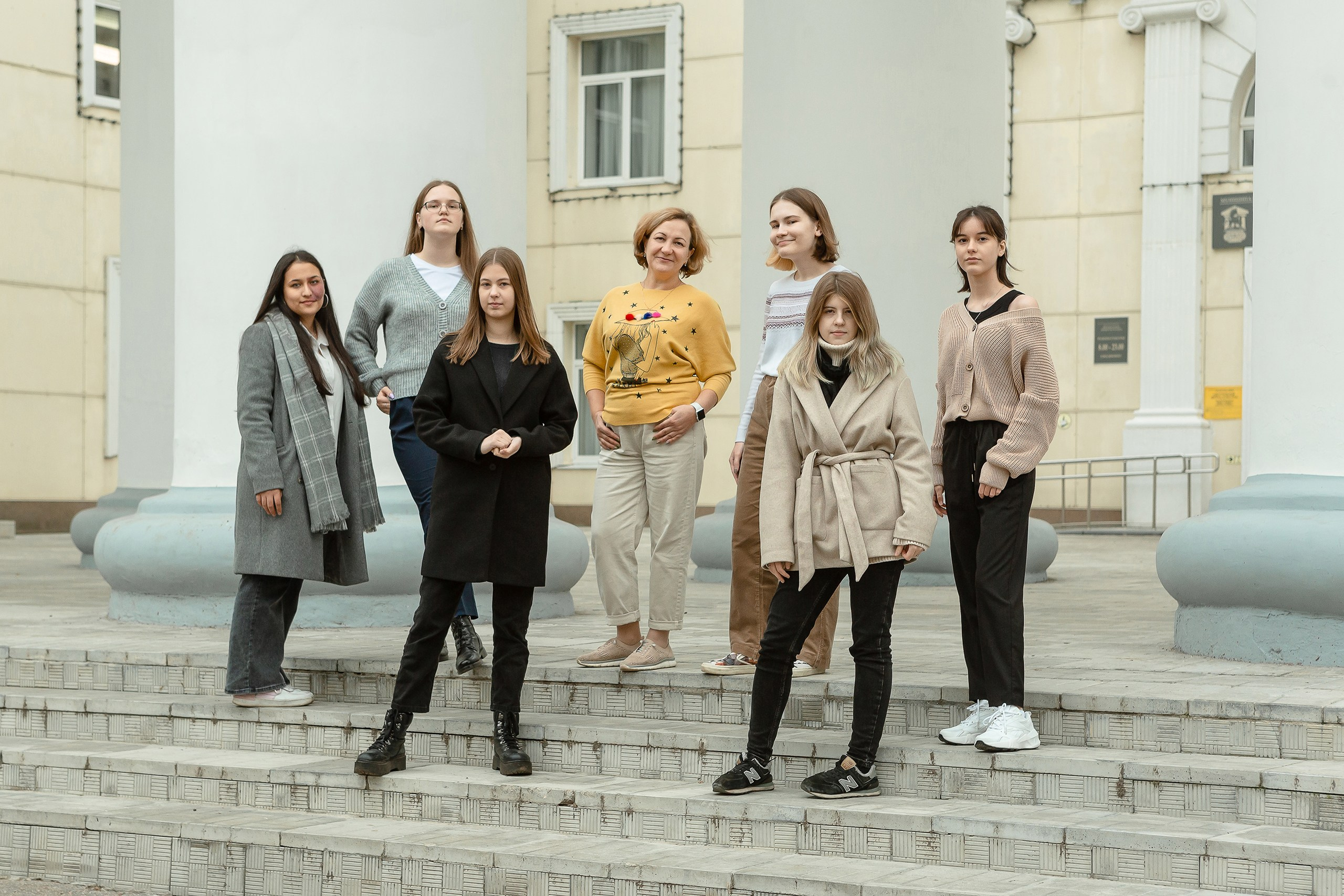 Фотосъемка старших классов в школе. Классный фотограф, по мнению школьников