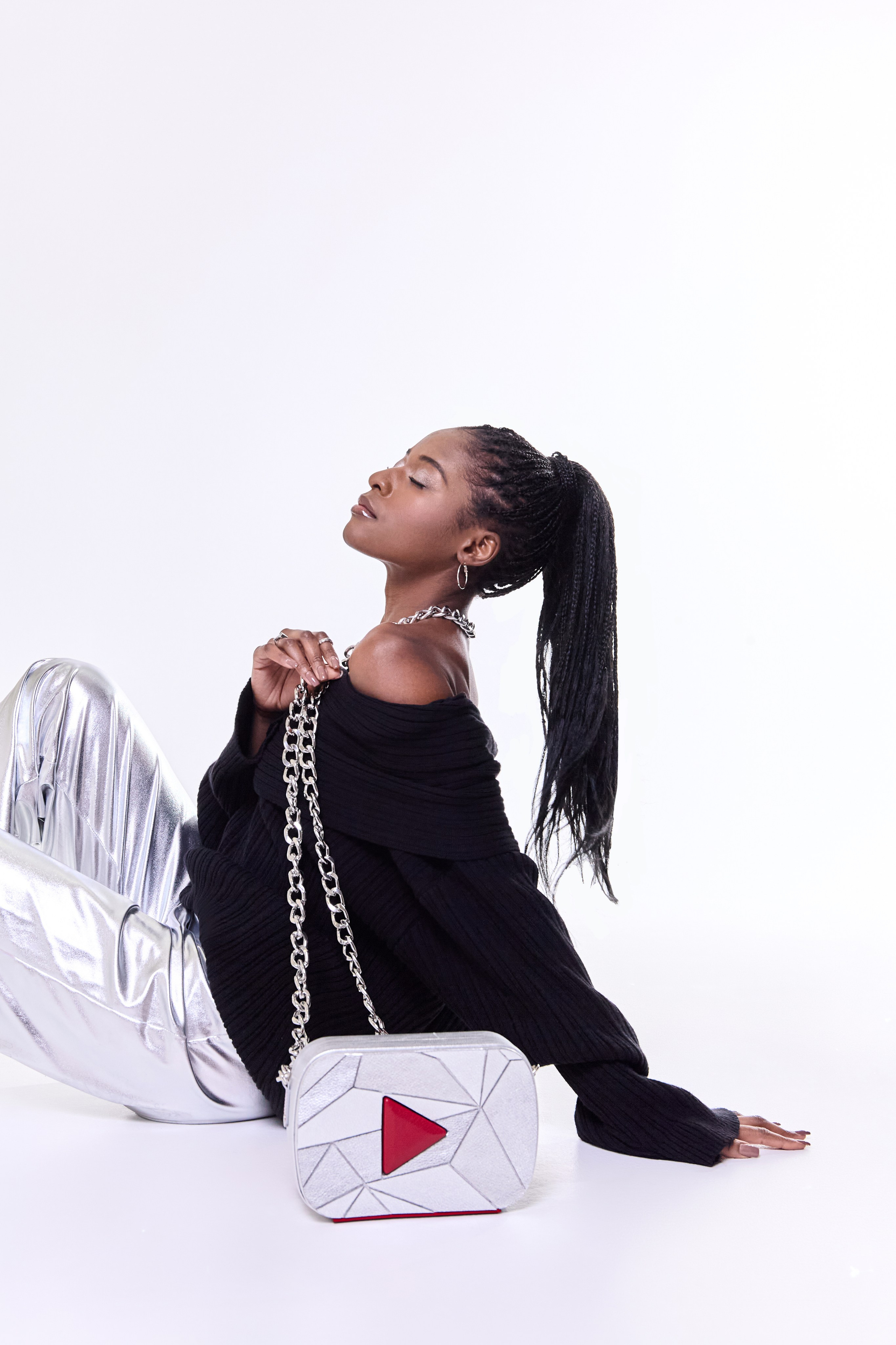 Сумка награда Youtube. Частный мастер — дизайнер по созданию аксессуаров из кожи Олег Шарыгин