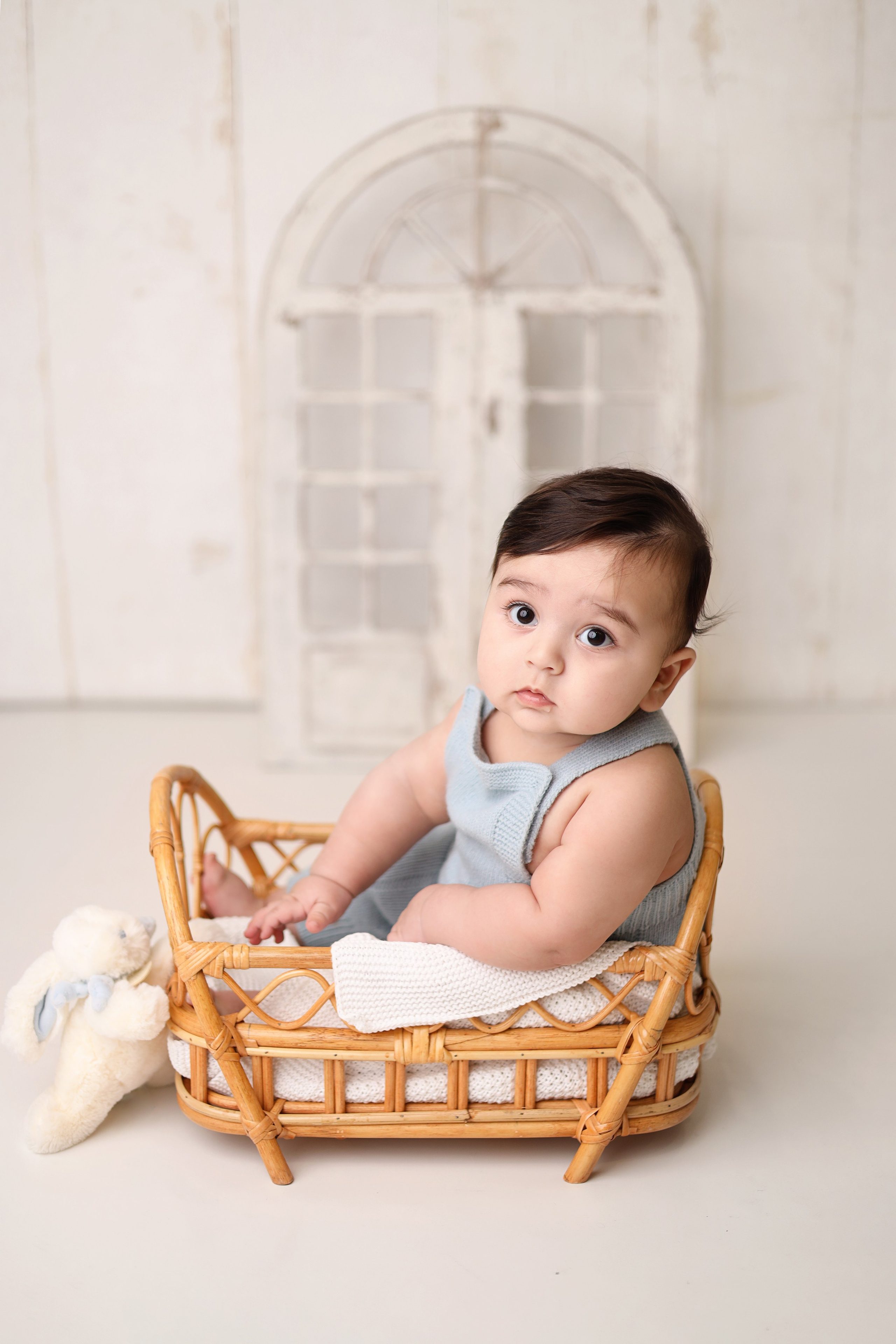 Азнавуру 6 месяцев. Фотограф новорожденных Москва. Ньюборн фотограф Москва