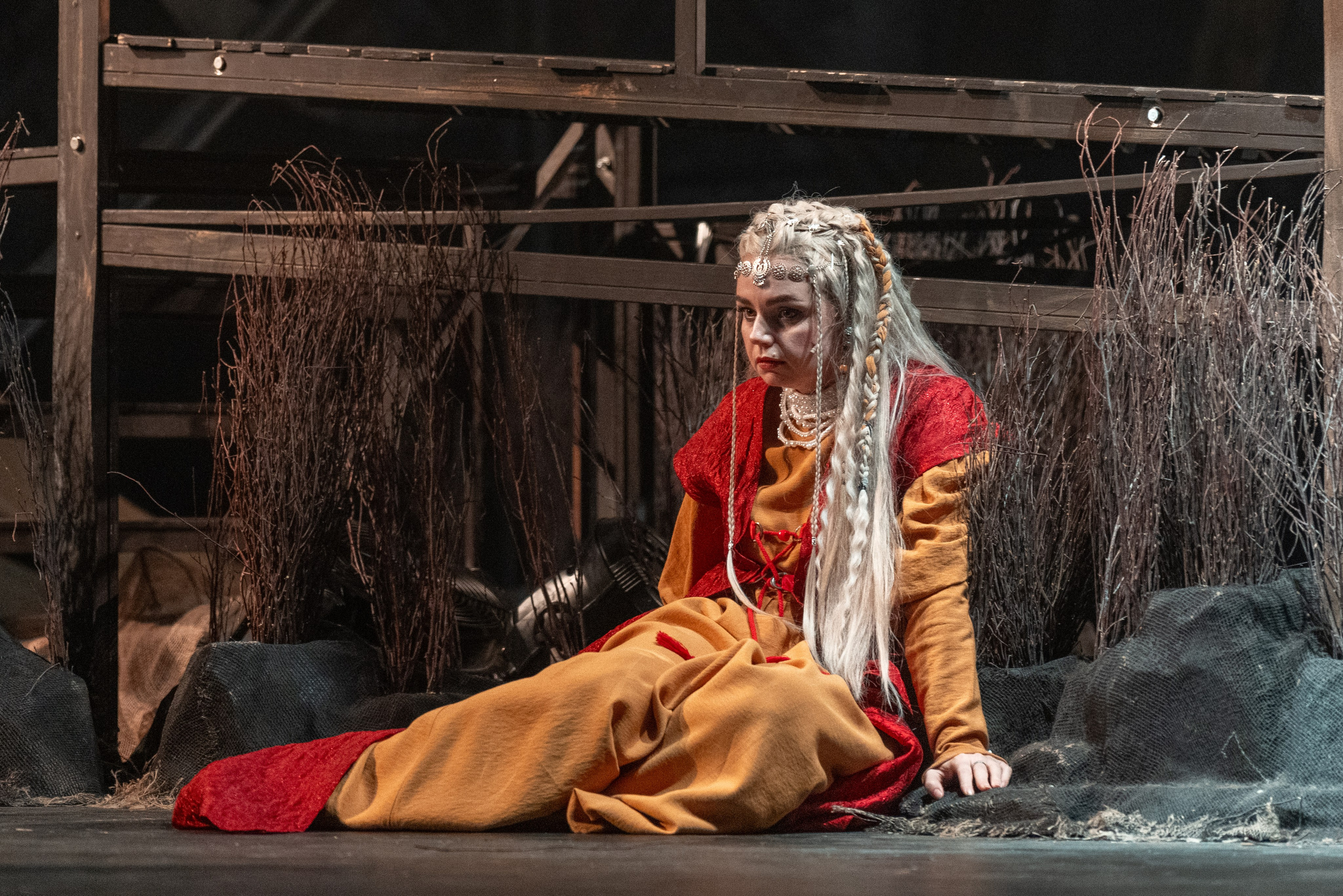 Алтайский молодёжный театр: Яга. Сайт фотографа Сергея Абрамова