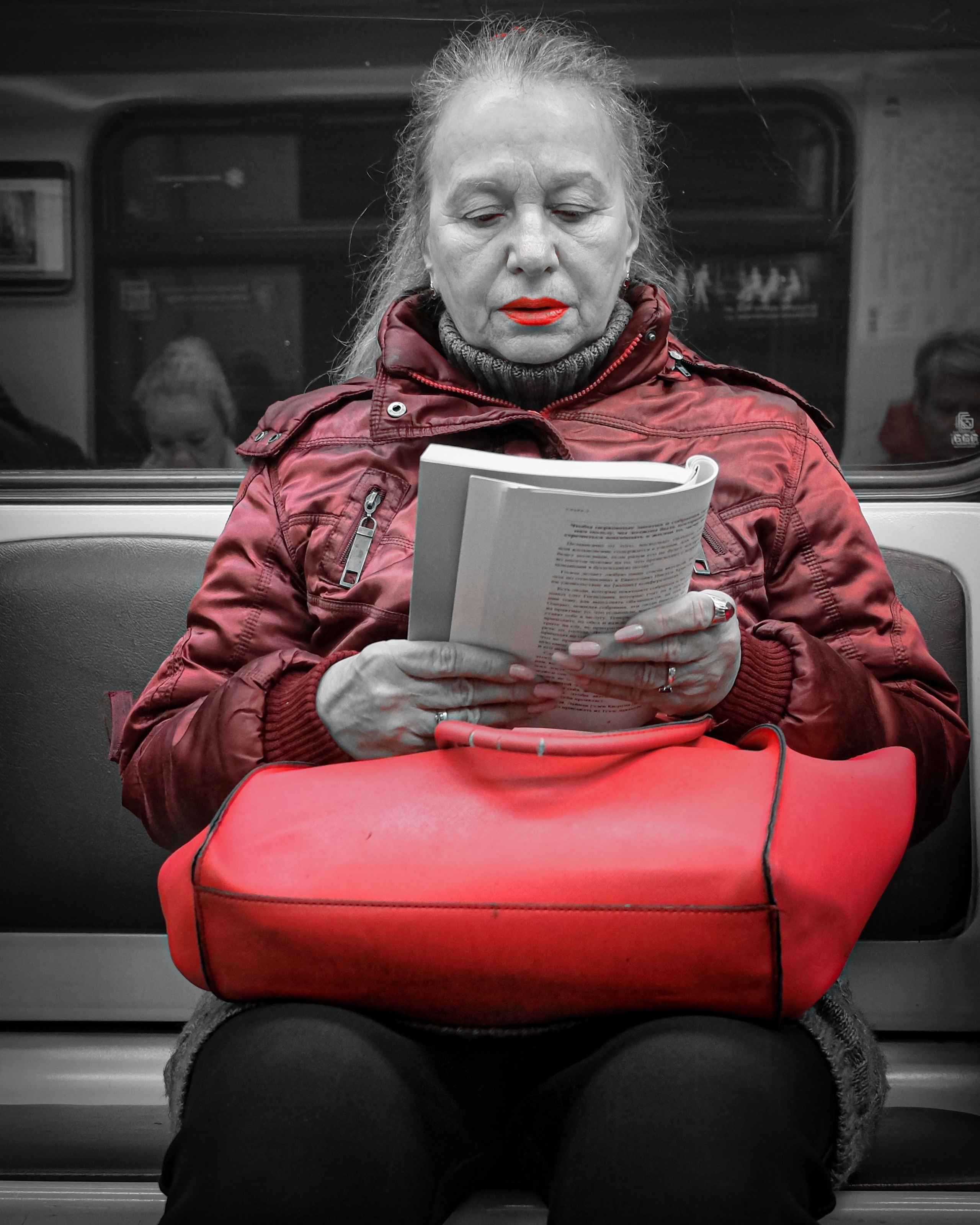 Селективный красный. Фотограф в Москве, фотожурналист Александр Малахов