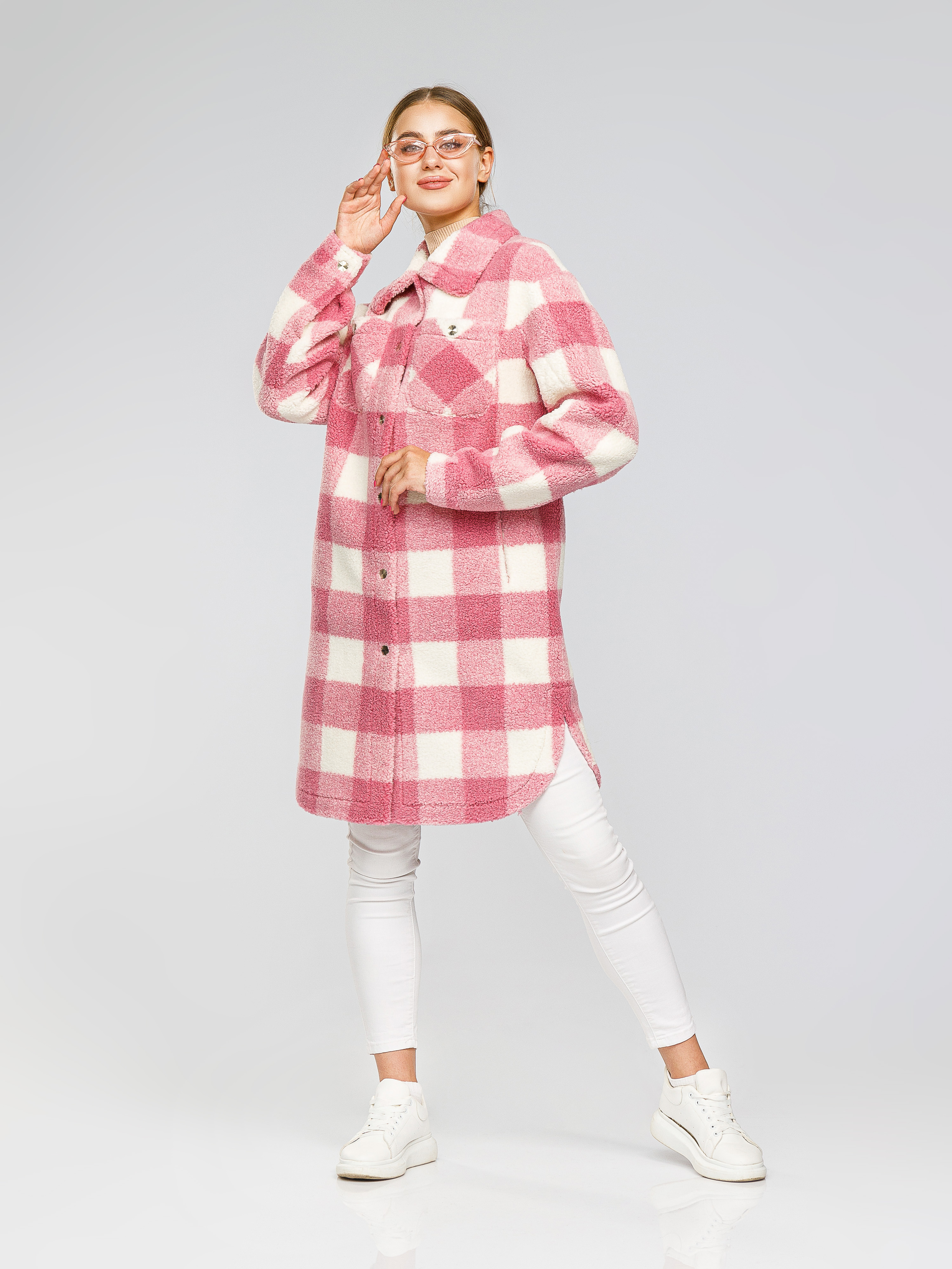 Фотосъемка шуб для маркетплейсов. Алексей Темнов — фотограф в Пятигорске