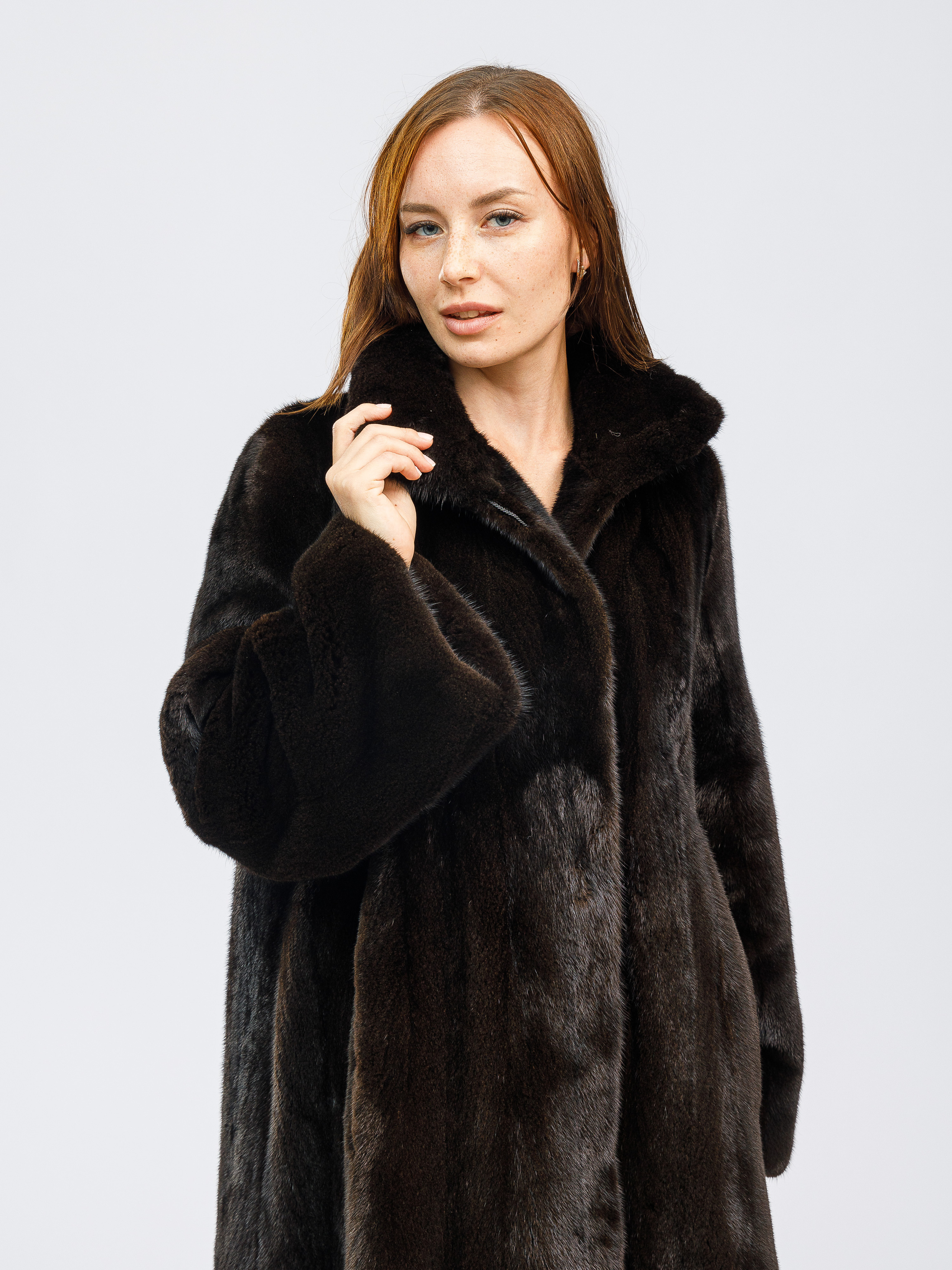 Фотосъемка шуб для маркетплейсов. Алексей Темнов — фотограф в Пятигорске