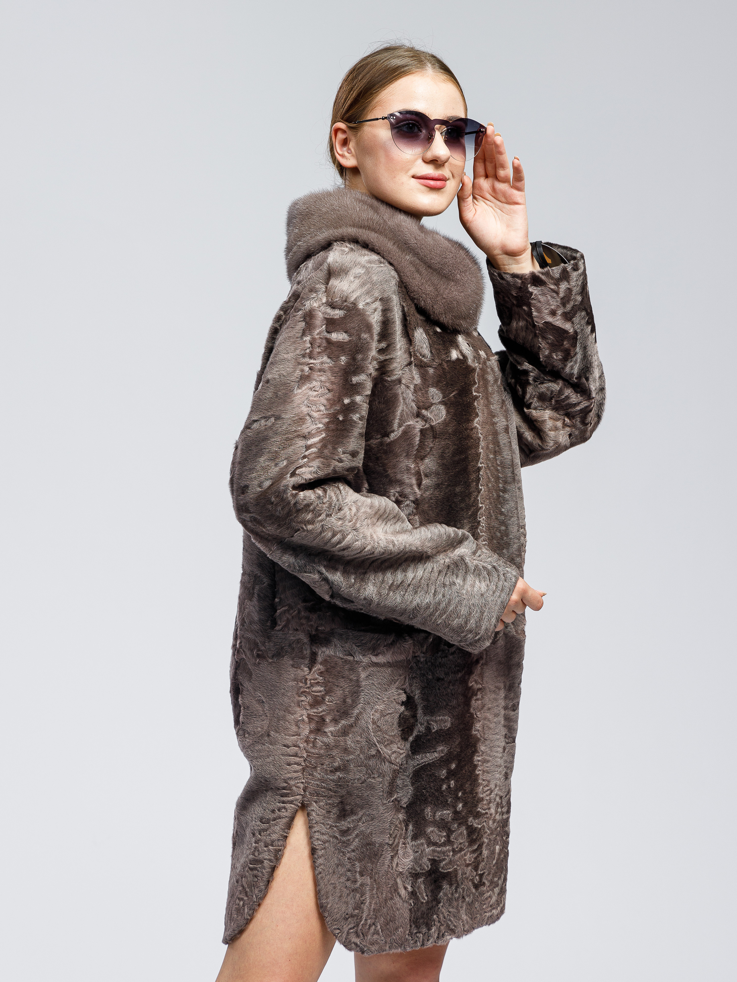 Фотосъемка шуб для маркетплейсов. Алексей Темнов — фотограф в Пятигорске