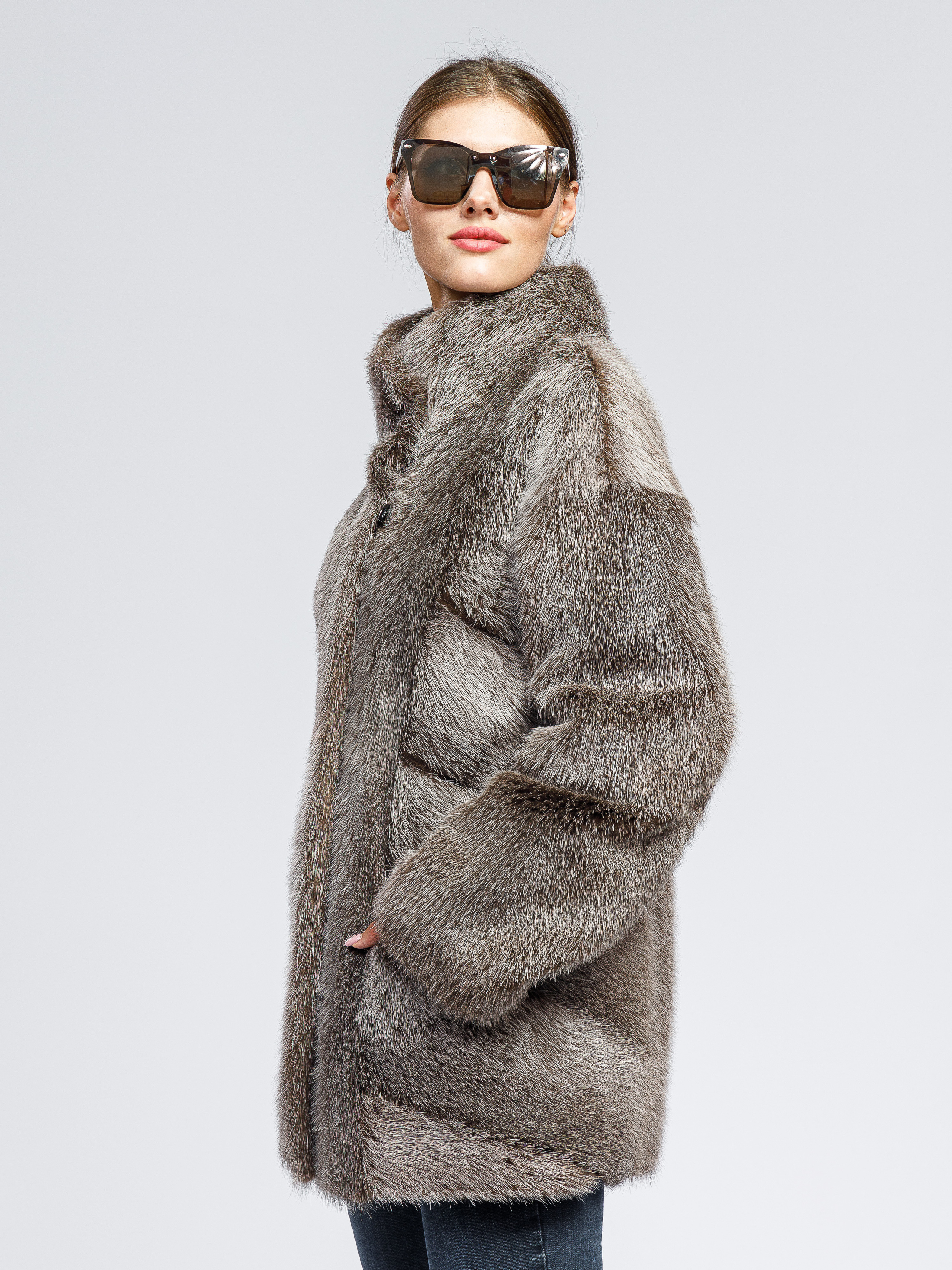 Фотосъемка шуб для маркетплейсов. Алексей Темнов — фотограф в Пятигорске