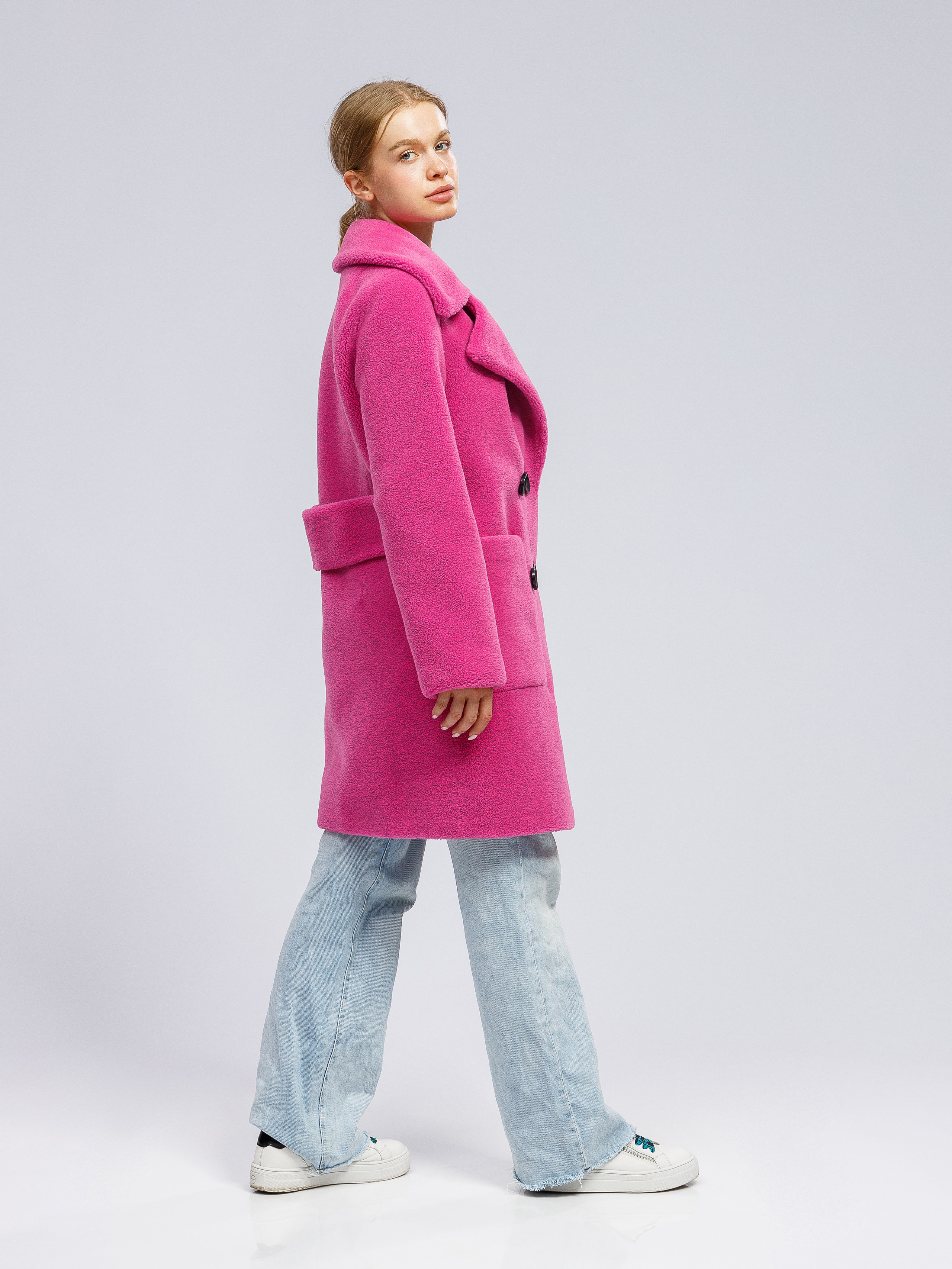 Фотосъемка шуб для маркетплейсов. Алексей Темнов — фотограф в Пятигорске