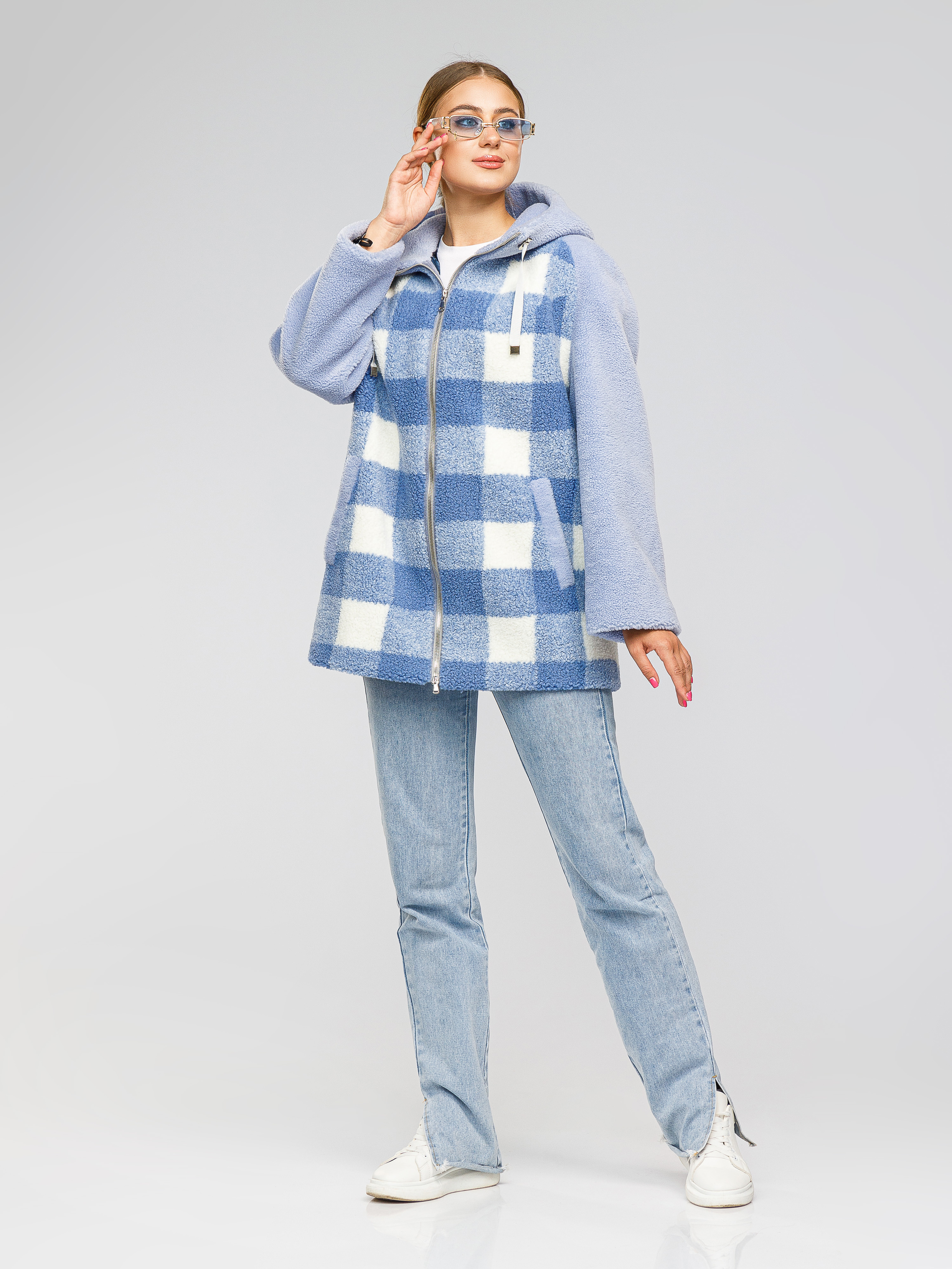 Фотосъемка шуб для маркетплейсов. Алексей Темнов — фотограф в Пятигорске