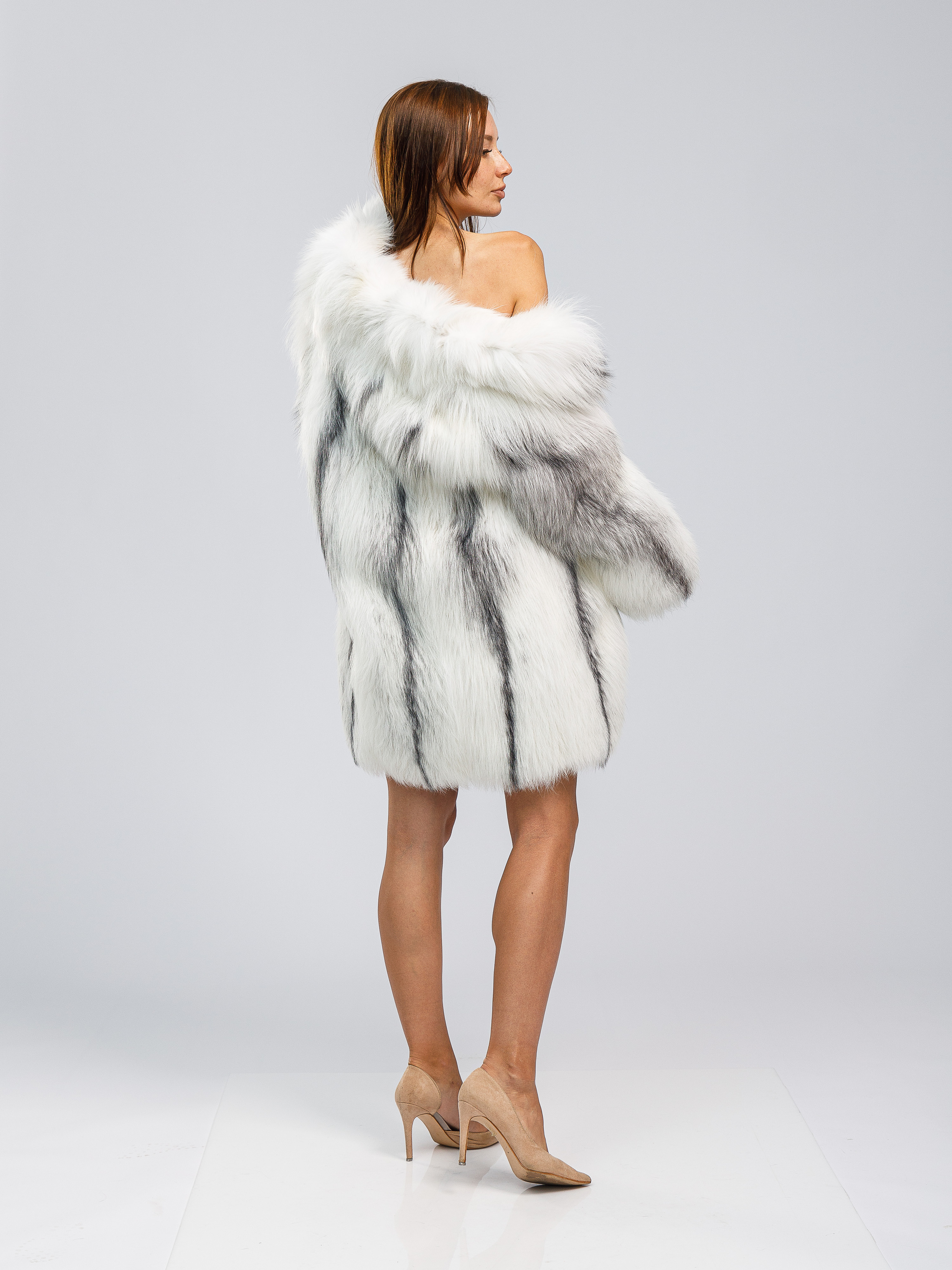 Фотосъемка шуб для маркетплейсов. Алексей Темнов — фотограф в Пятигорске