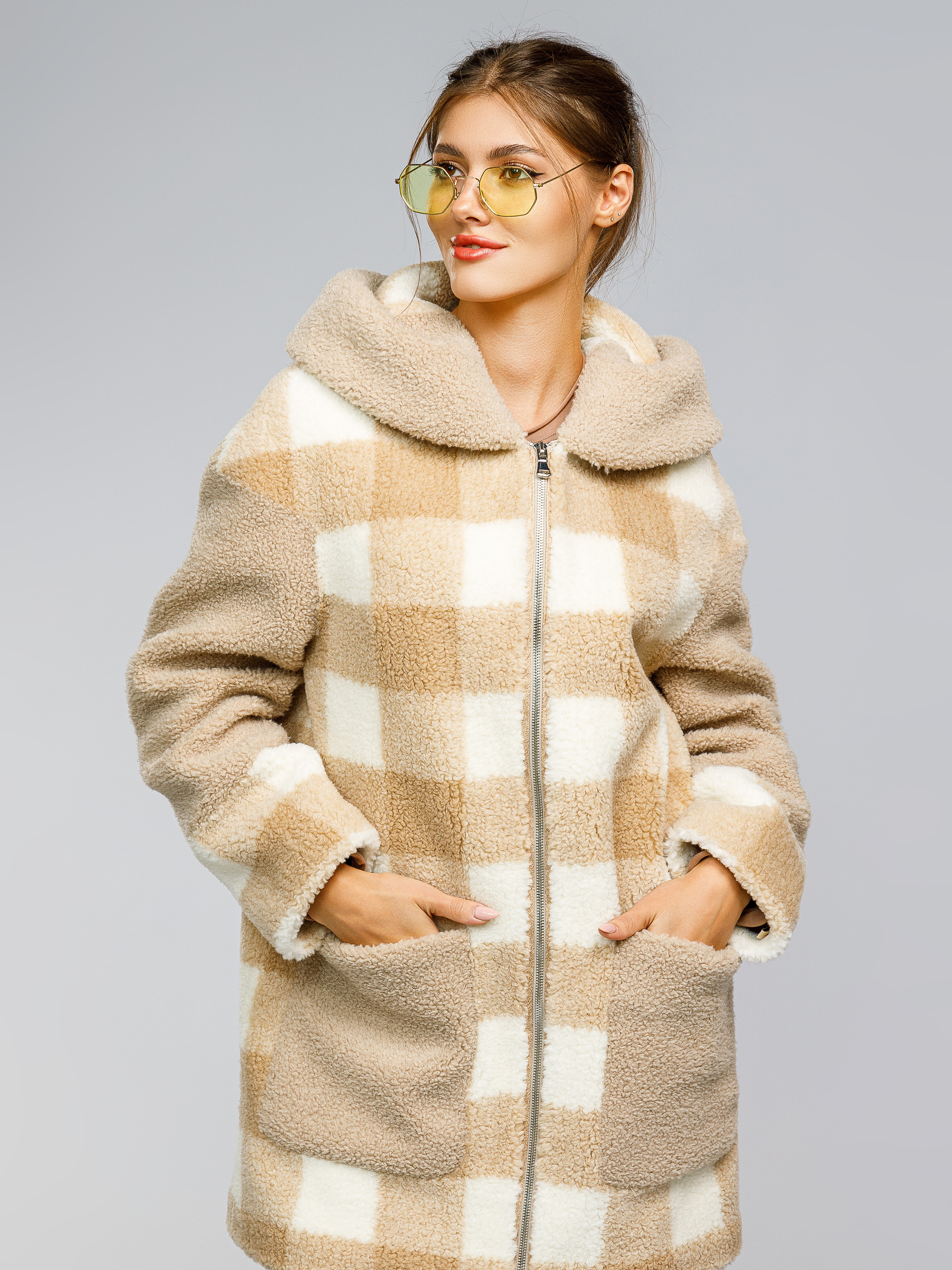 Фотосъемка шуб для маркетплейсов. Алексей Темнов — фотограф в Пятигорске