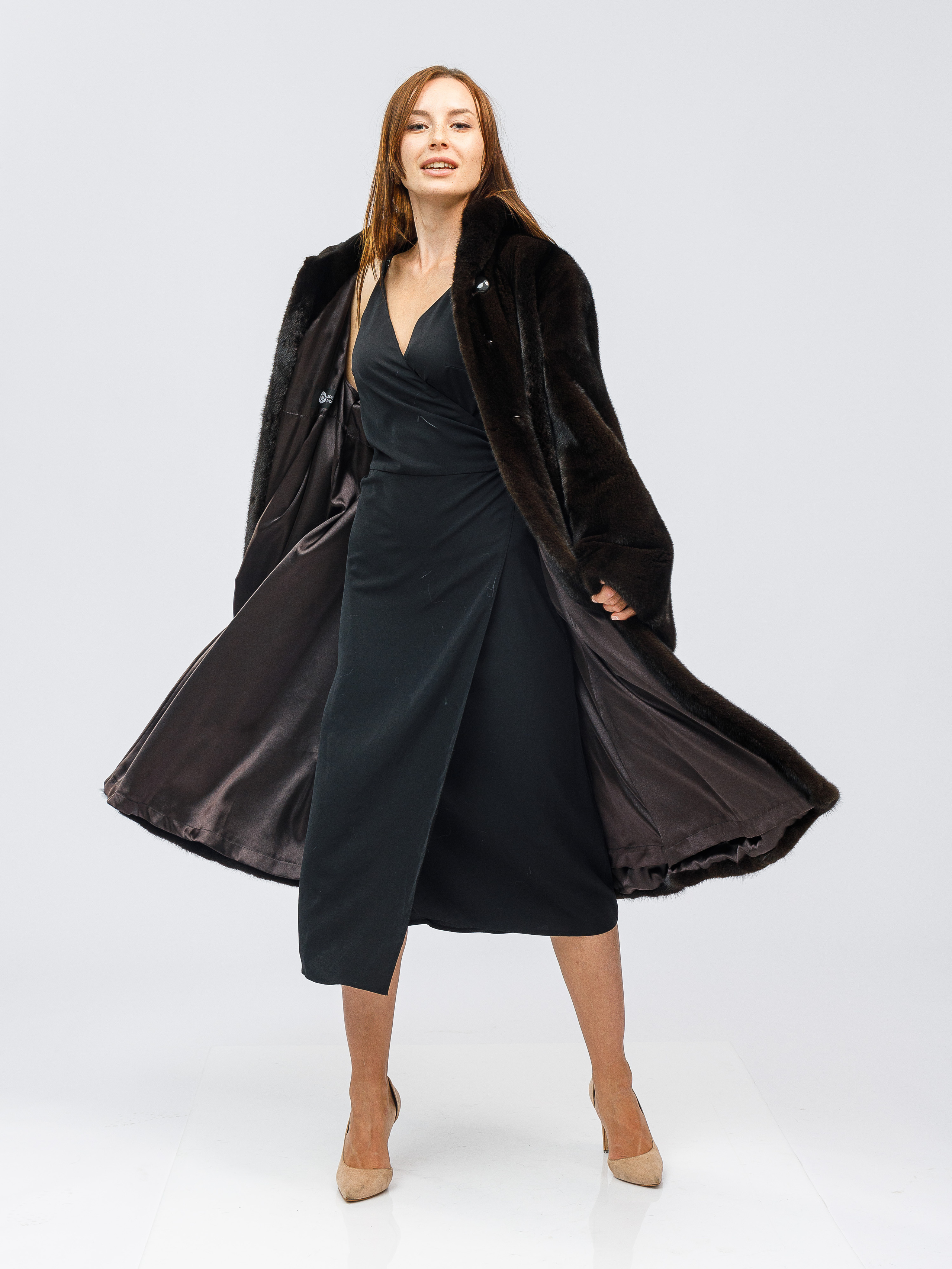 Фотосъемка шуб для маркетплейсов. Алексей Темнов — фотограф в Пятигорске