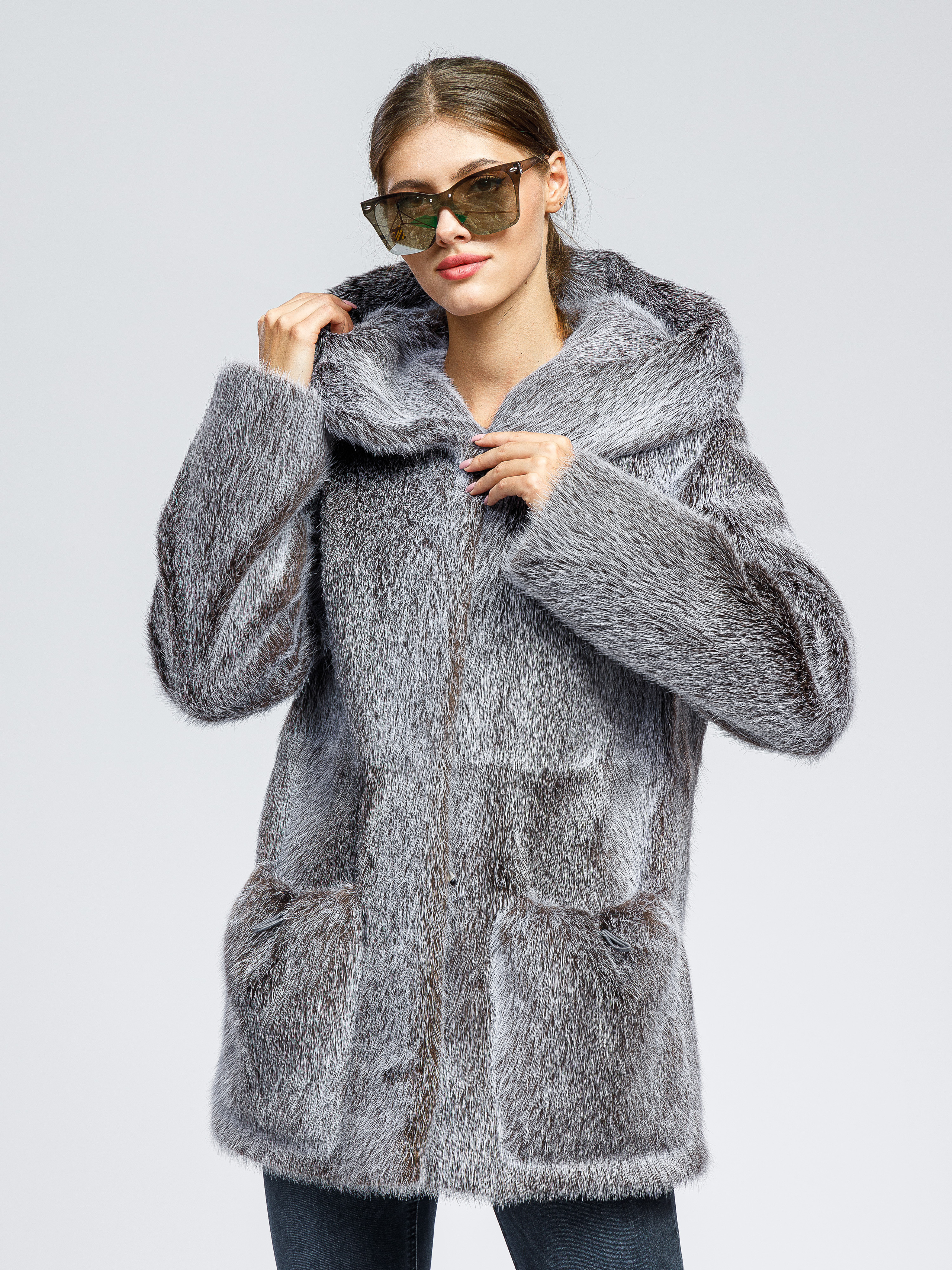 Фотосъемка шуб для маркетплейсов. Алексей Темнов — фотограф в Пятигорске