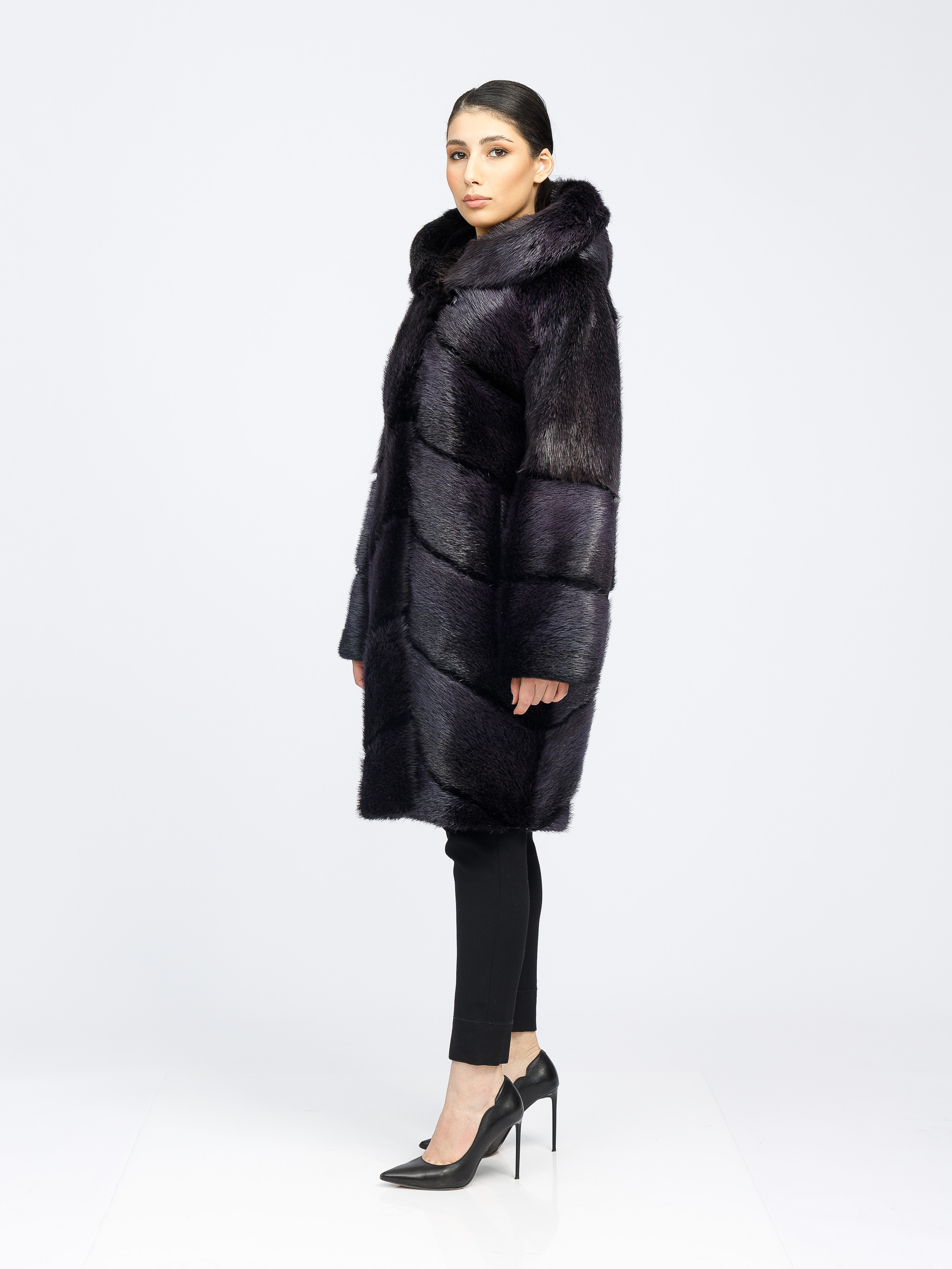 Фотосъемка шуб для маркетплейсов. Алексей Темнов — фотограф в Пятигорске