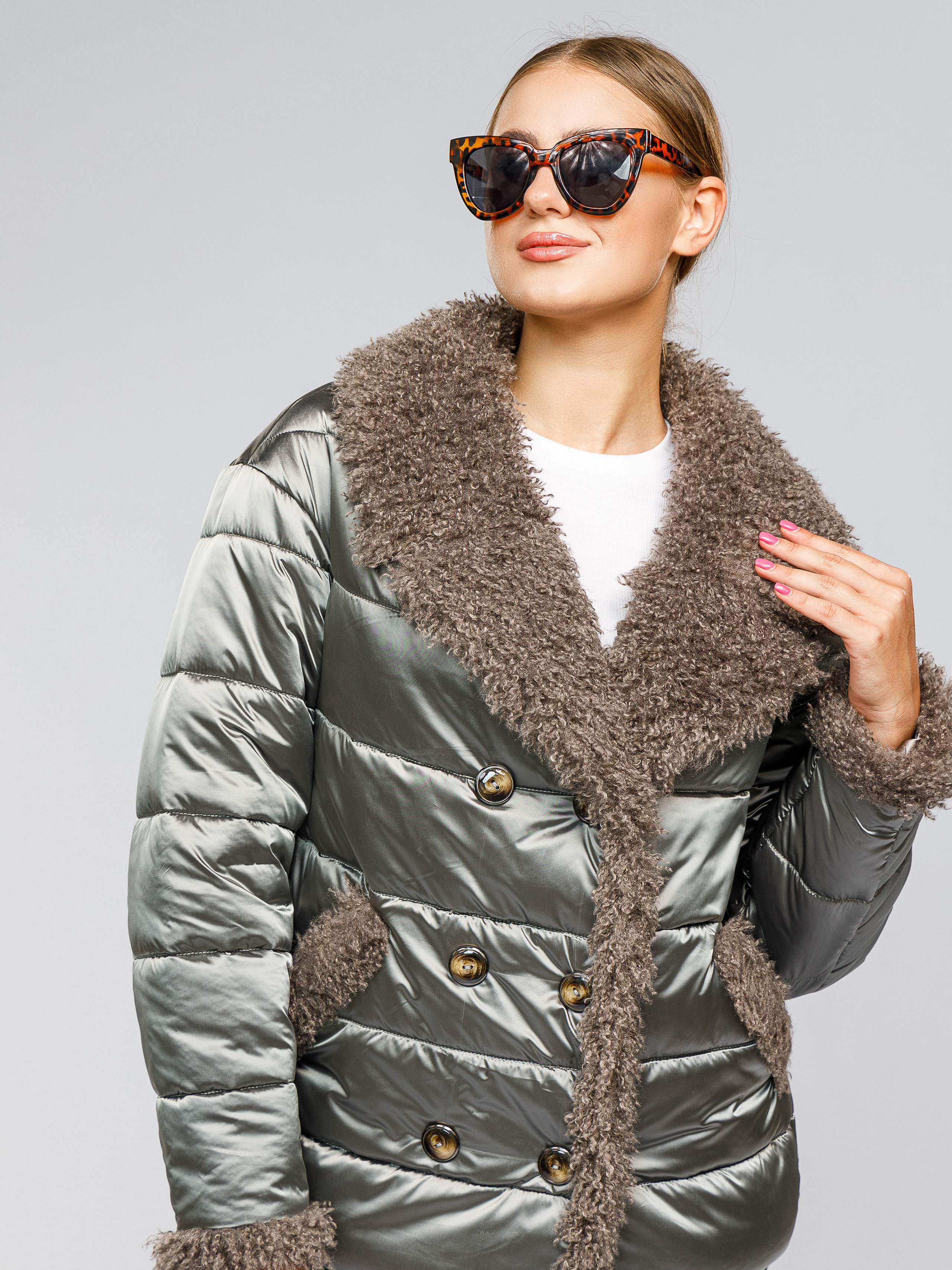 Фотосъемка шуб для маркетплейсов. Алексей Темнов — фотограф в Пятигорске