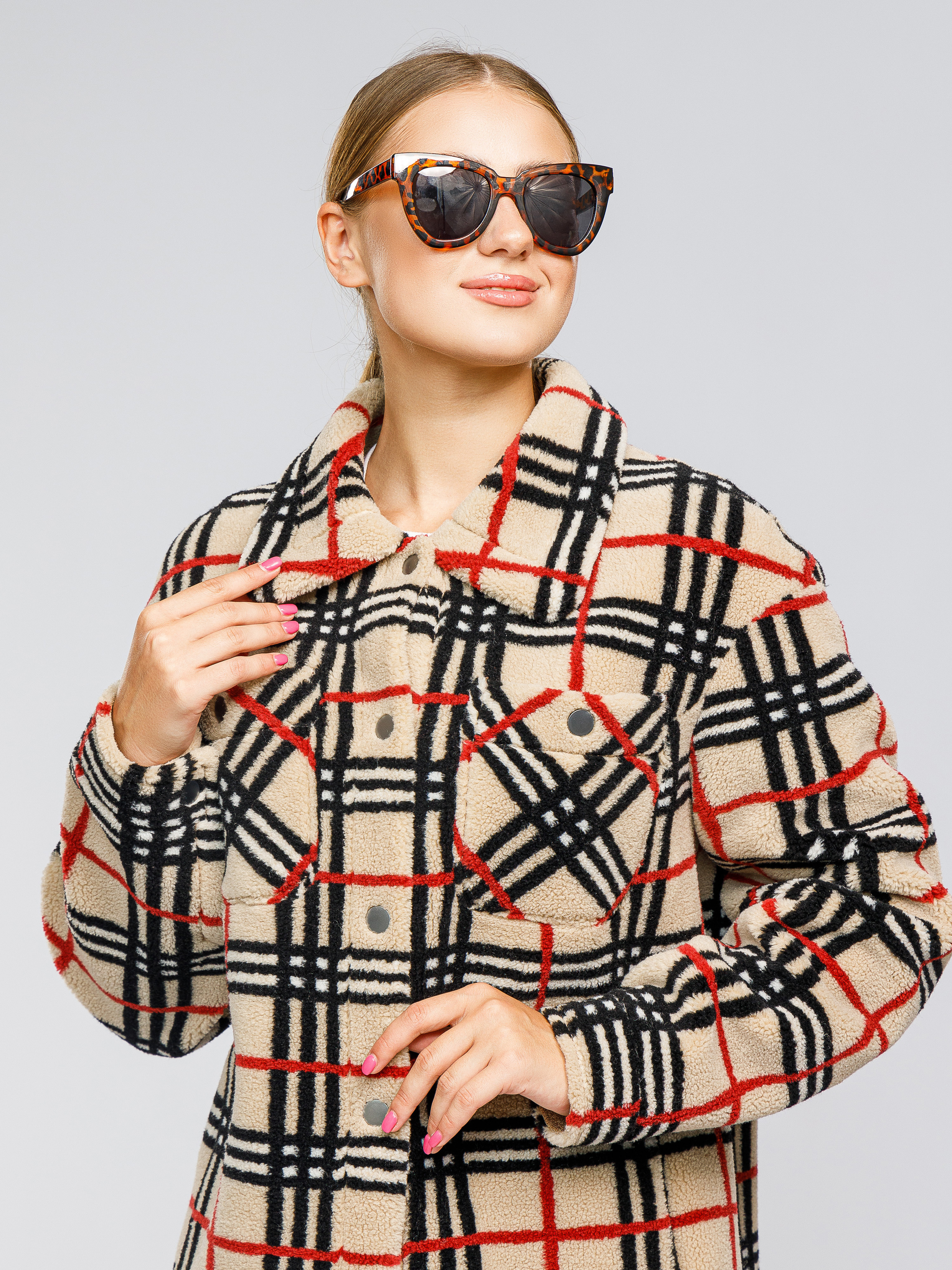 Фотосъемка шуб для маркетплейсов. Алексей Темнов — фотограф в Пятигорске