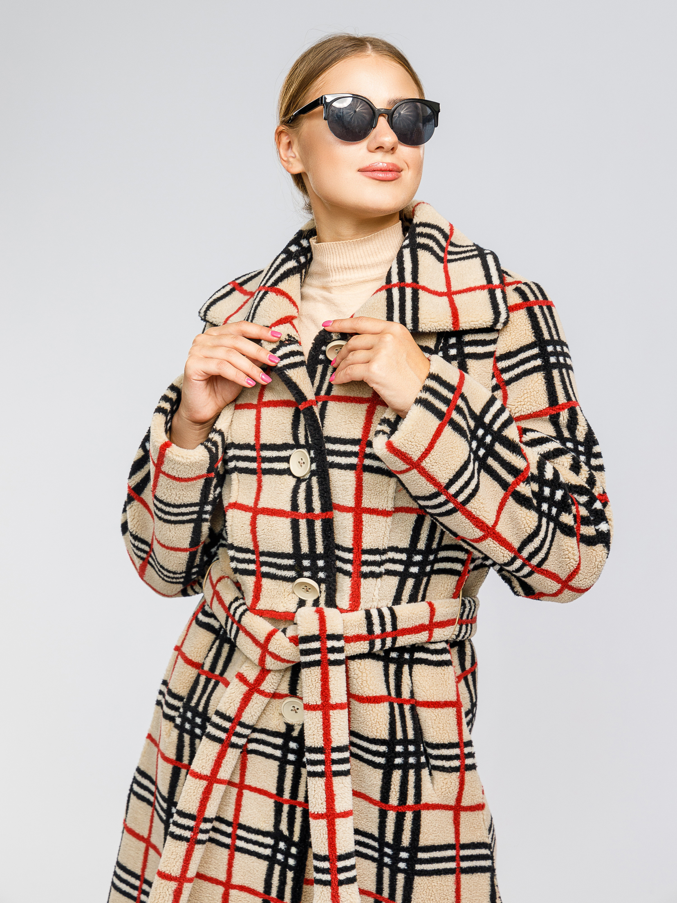 Фотосъемка шуб для маркетплейсов. Алексей Темнов — фотограф в Пятигорске