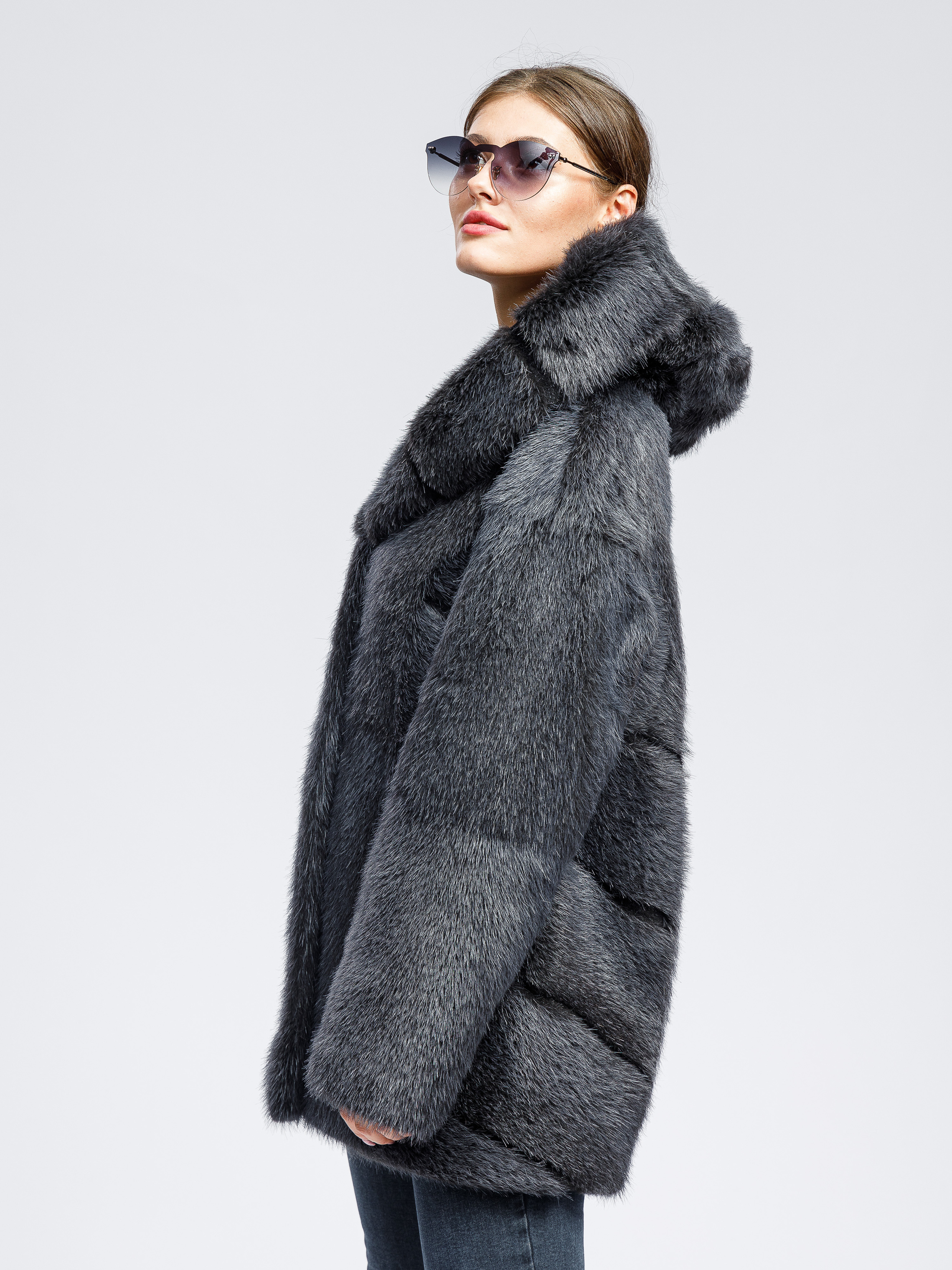 Фотосъемка шуб для маркетплейсов. Алексей Темнов — фотограф в Пятигорске