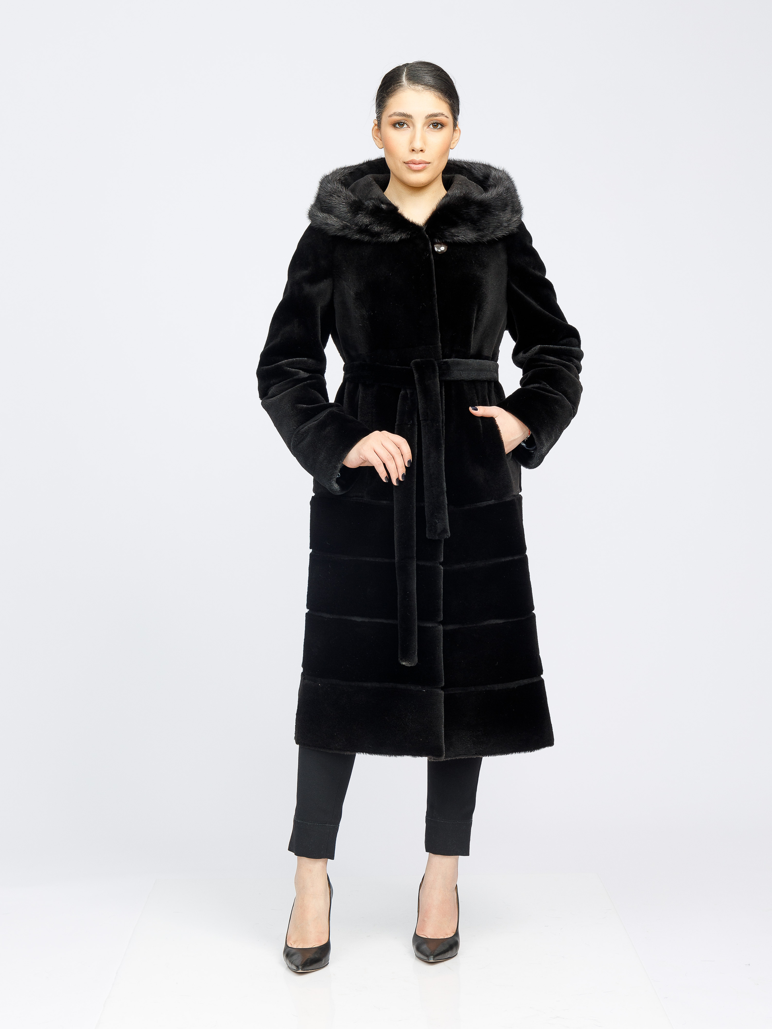 Фотосъемка шуб для маркетплейсов. Алексей Темнов — фотограф в Пятигорске