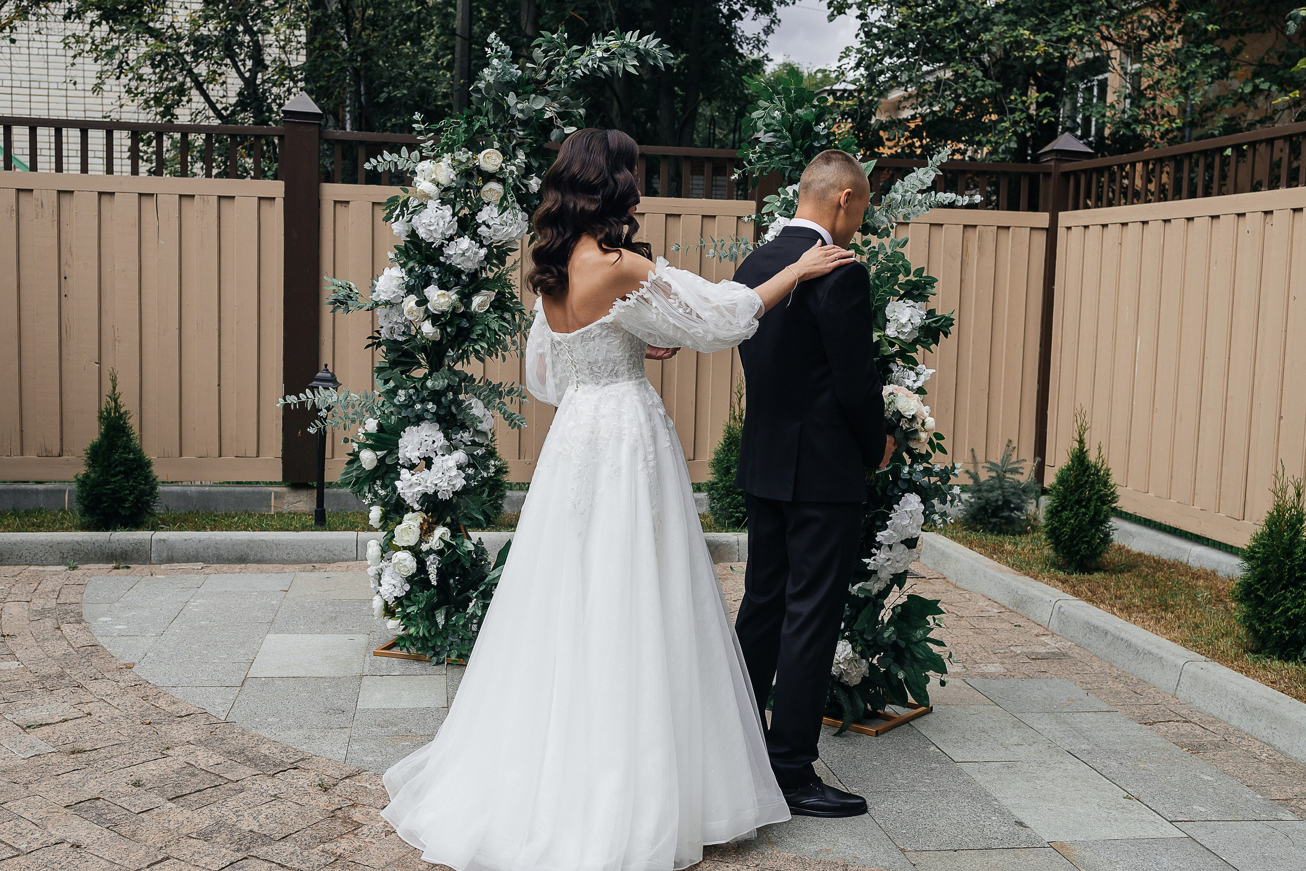 Волшебное утро невесты в номере отеля. Олег Сверчков | Свадебный фотограф Вологда