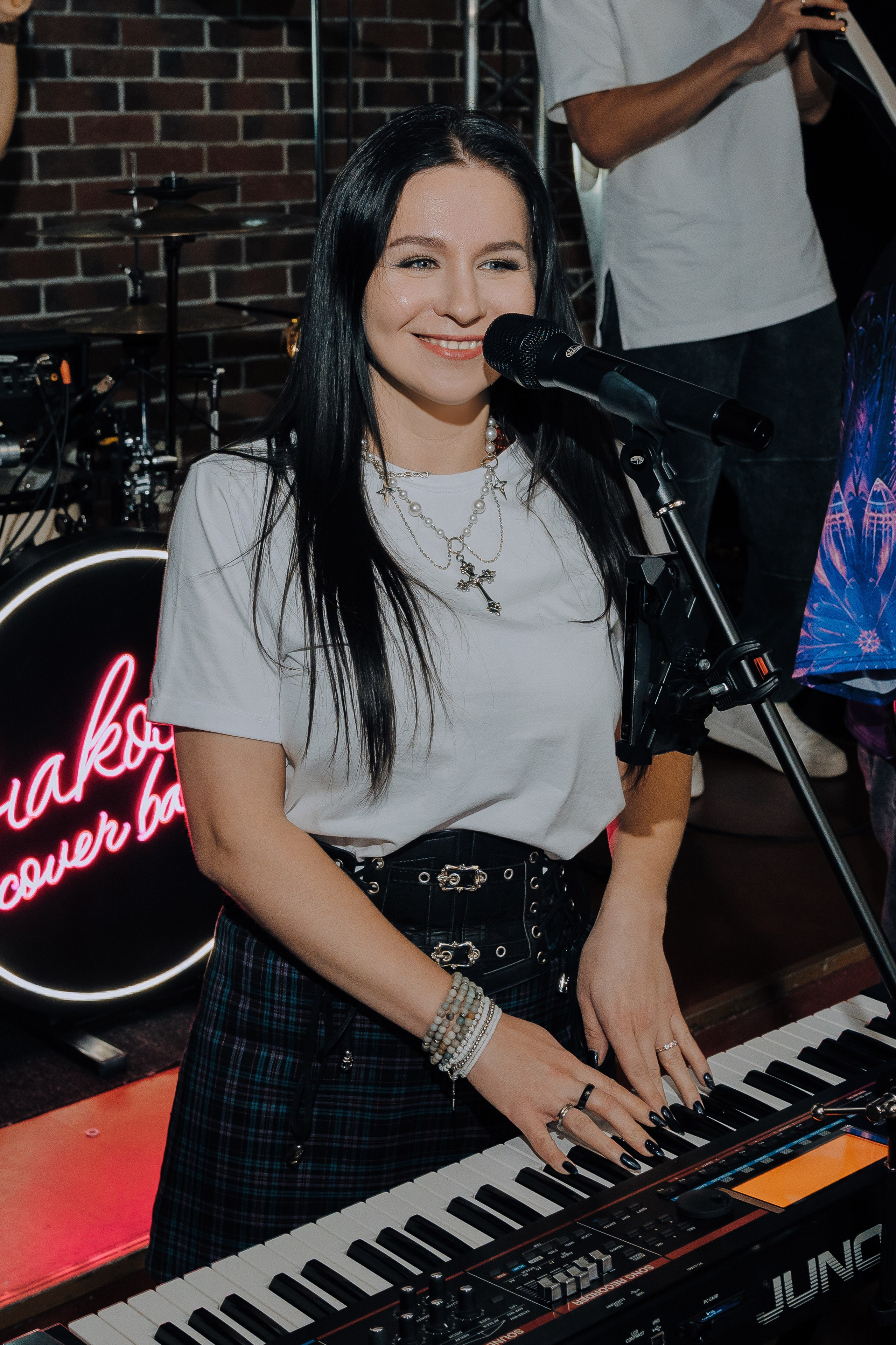 20 ЛЕТ МЕГАПОЛИС ЧЕЛЯБИНСК ХЕДЛАЙНЕР ЕЛКА. Репортажный фотограф Зуев Роман г. Челябинск