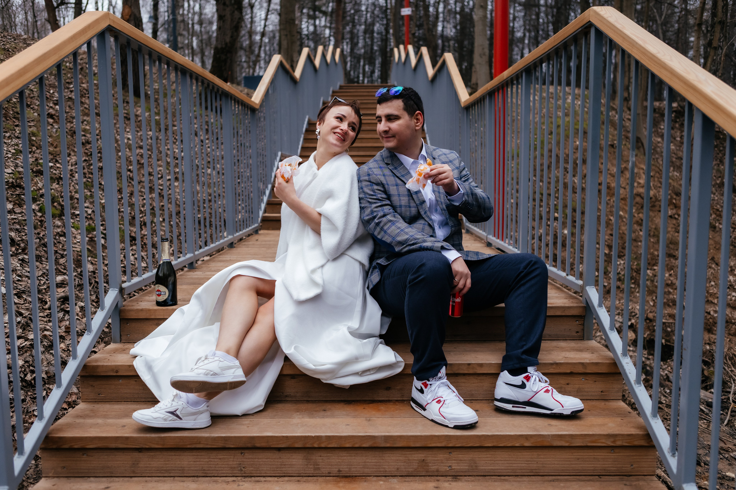 Свадебная фотопрогулка в усадьбе Горенки. Свадебный фотограф в Москве