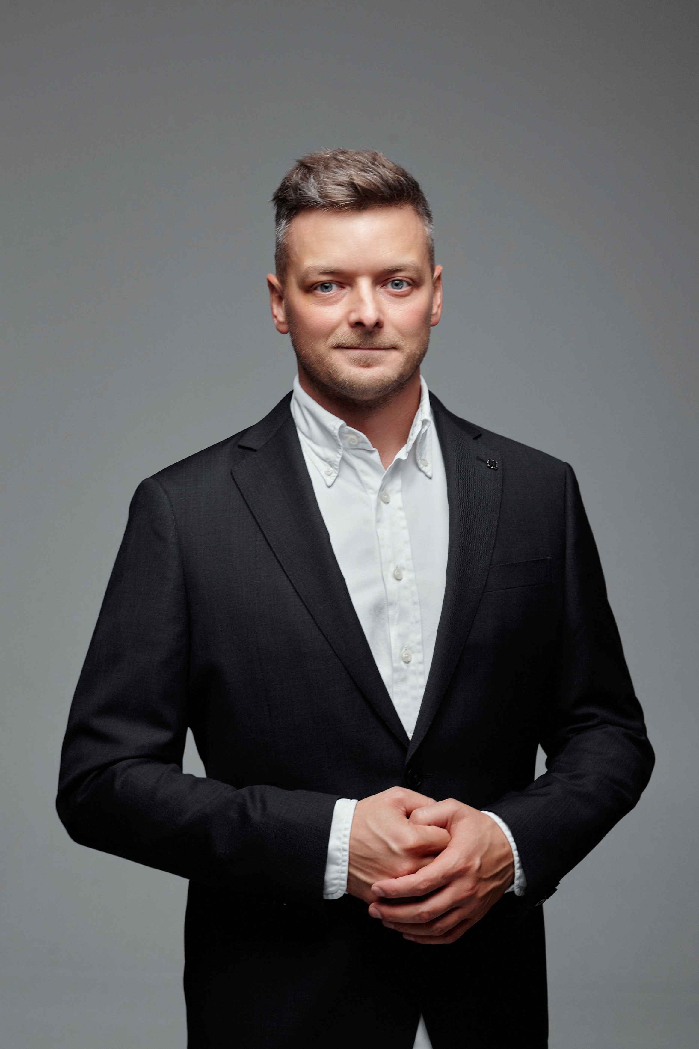 Фотограф екатеринбург, фотосессия, профессиональный фотограф, контент для соц сетей, бизнес портрет, портретные съемки, портретный фотограф, фотосессия в студии, студийная съемка, фотосъемка екатеринбург