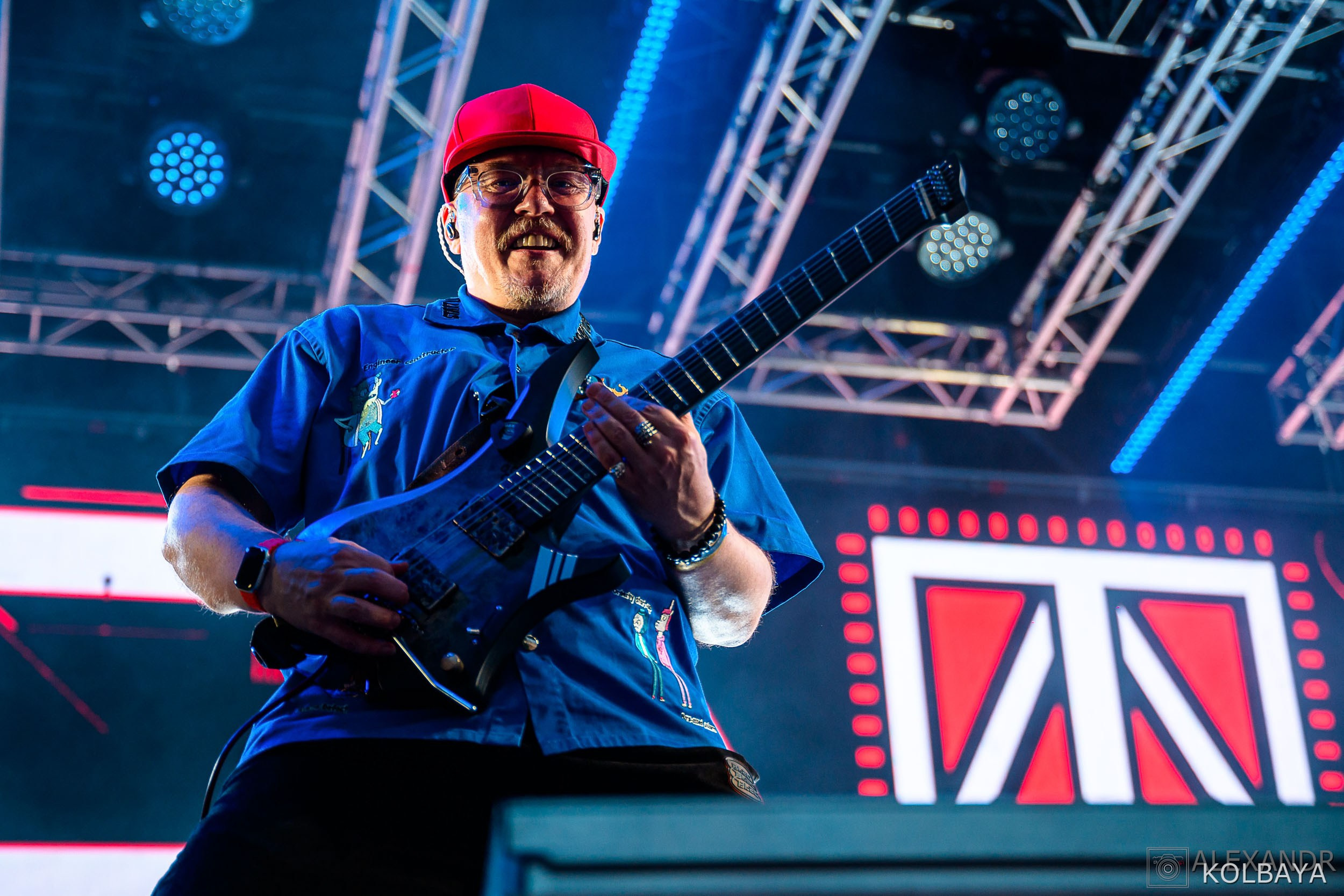 Фоторепортаж с концерта группы СЛОТ на Red Summer 2025. Концертный и театральный репортажный фотограф в Москве Александр Колбая