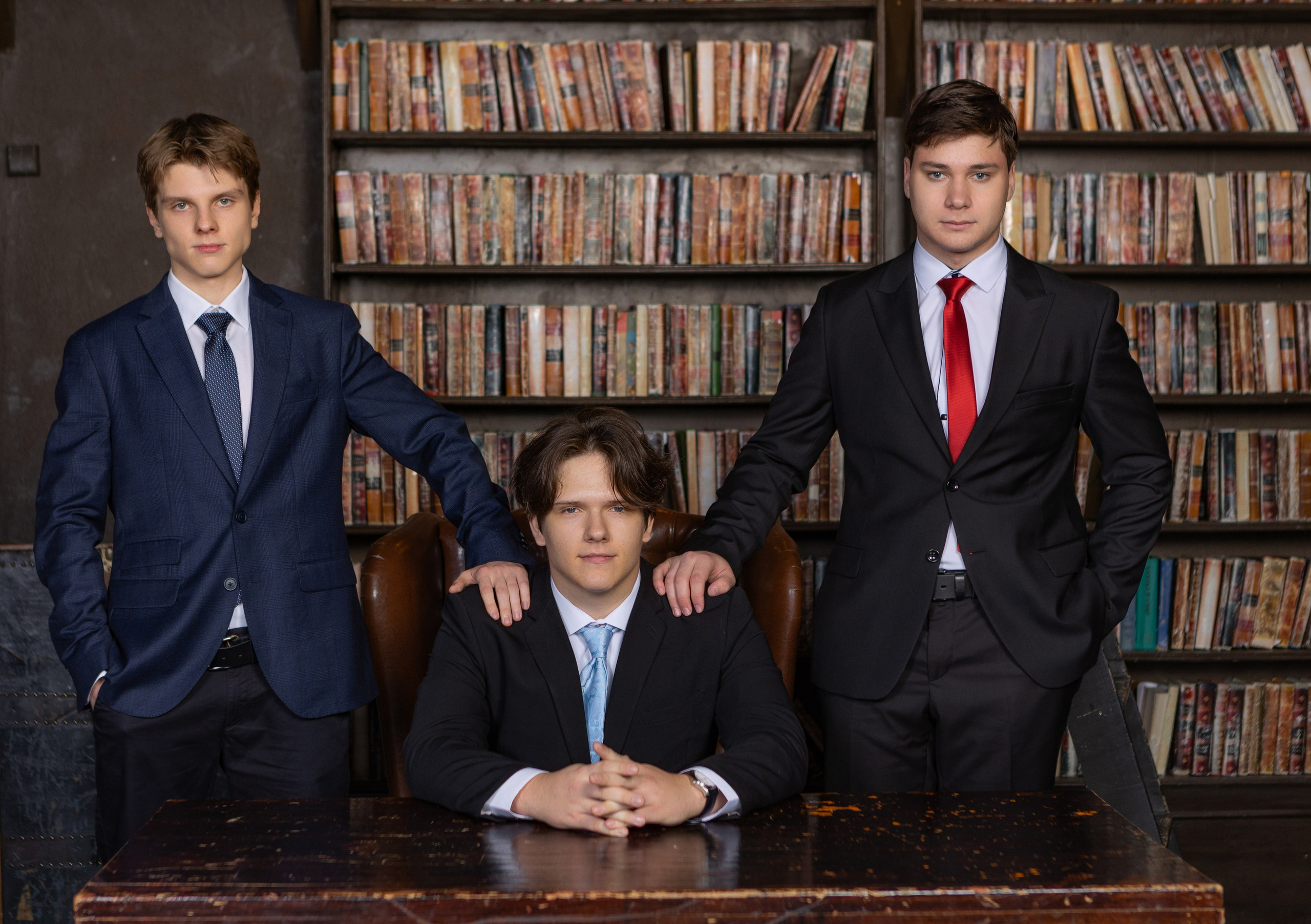 ВЫПУСКНЫЕ АЛЬБОМЫ. Детский и семейный фотограф с животными в Москве Гурьева Надежда