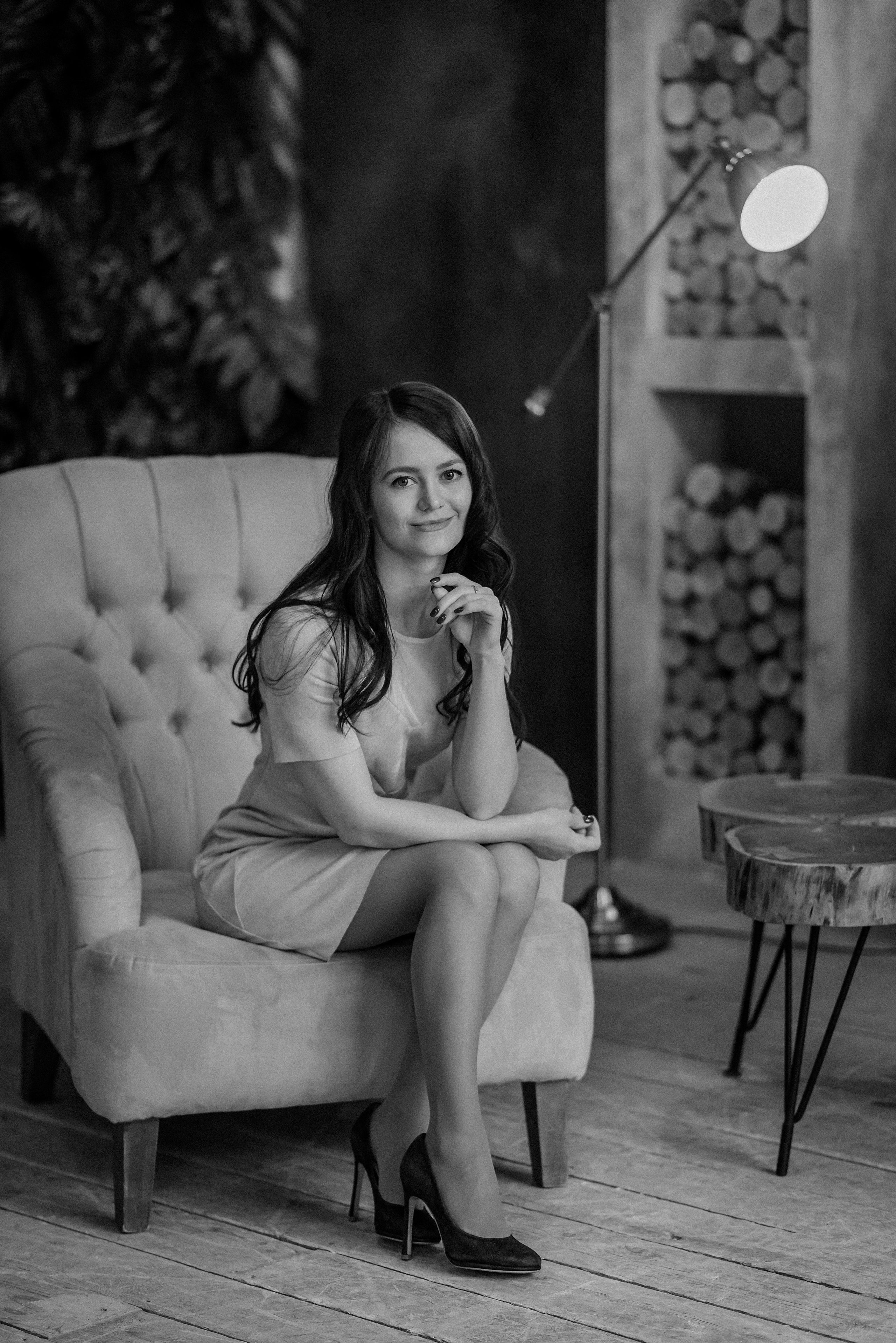 индивидуальная портретная фотосессия в чб для девушки