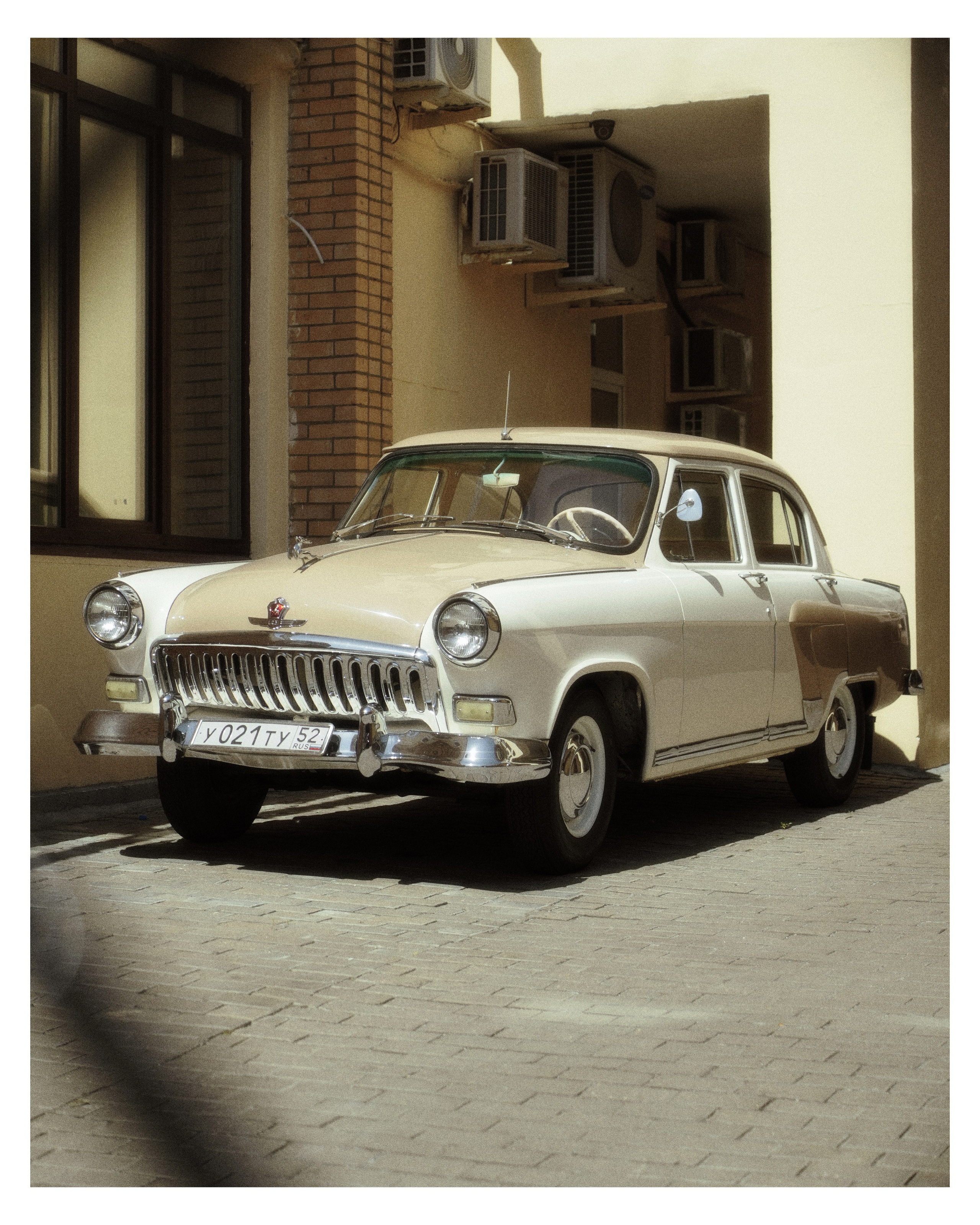 CARS. ANNA — PHOTOGRAPHER