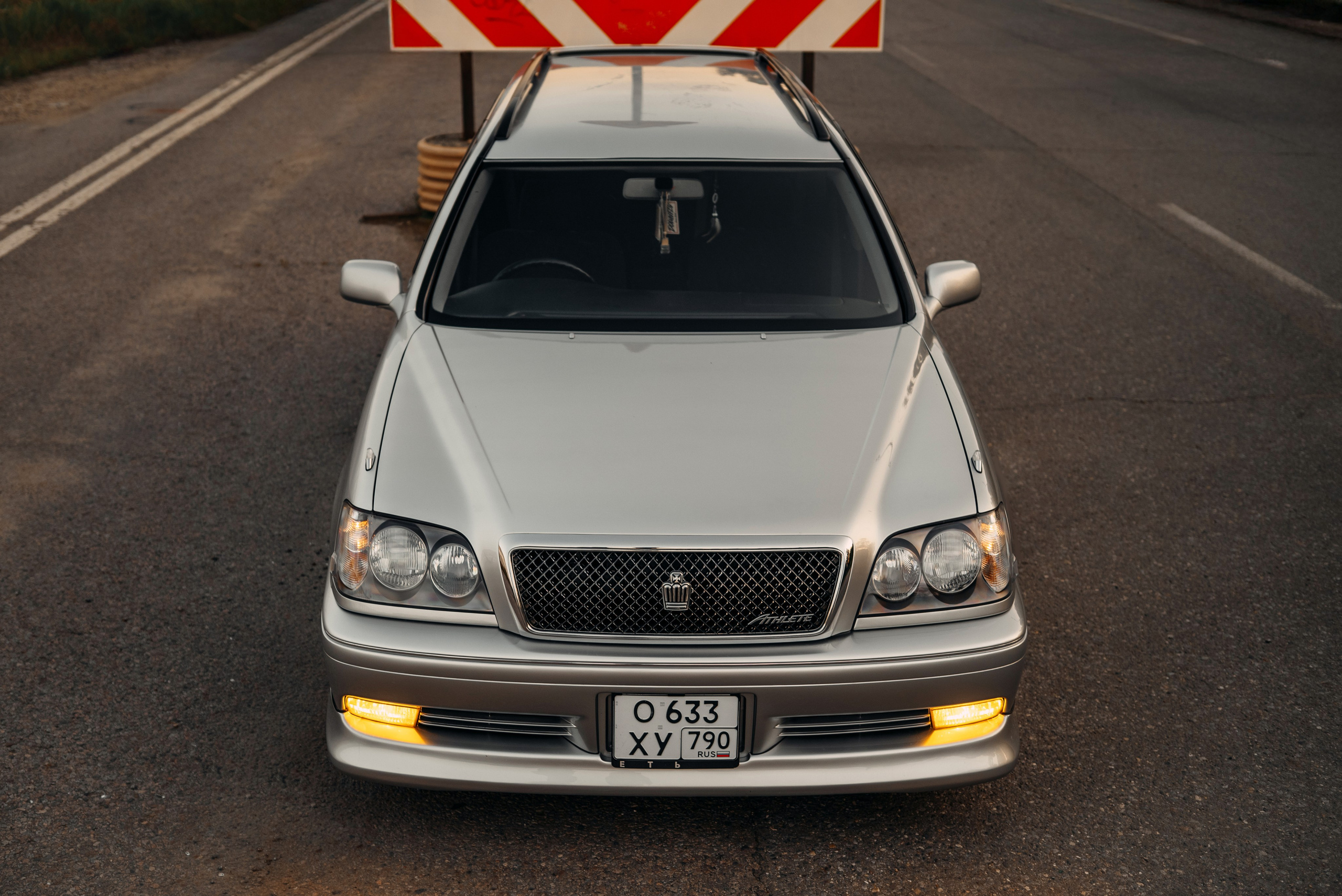 Toyota Crown Estate Athlete V JZS171W. DeLorein
