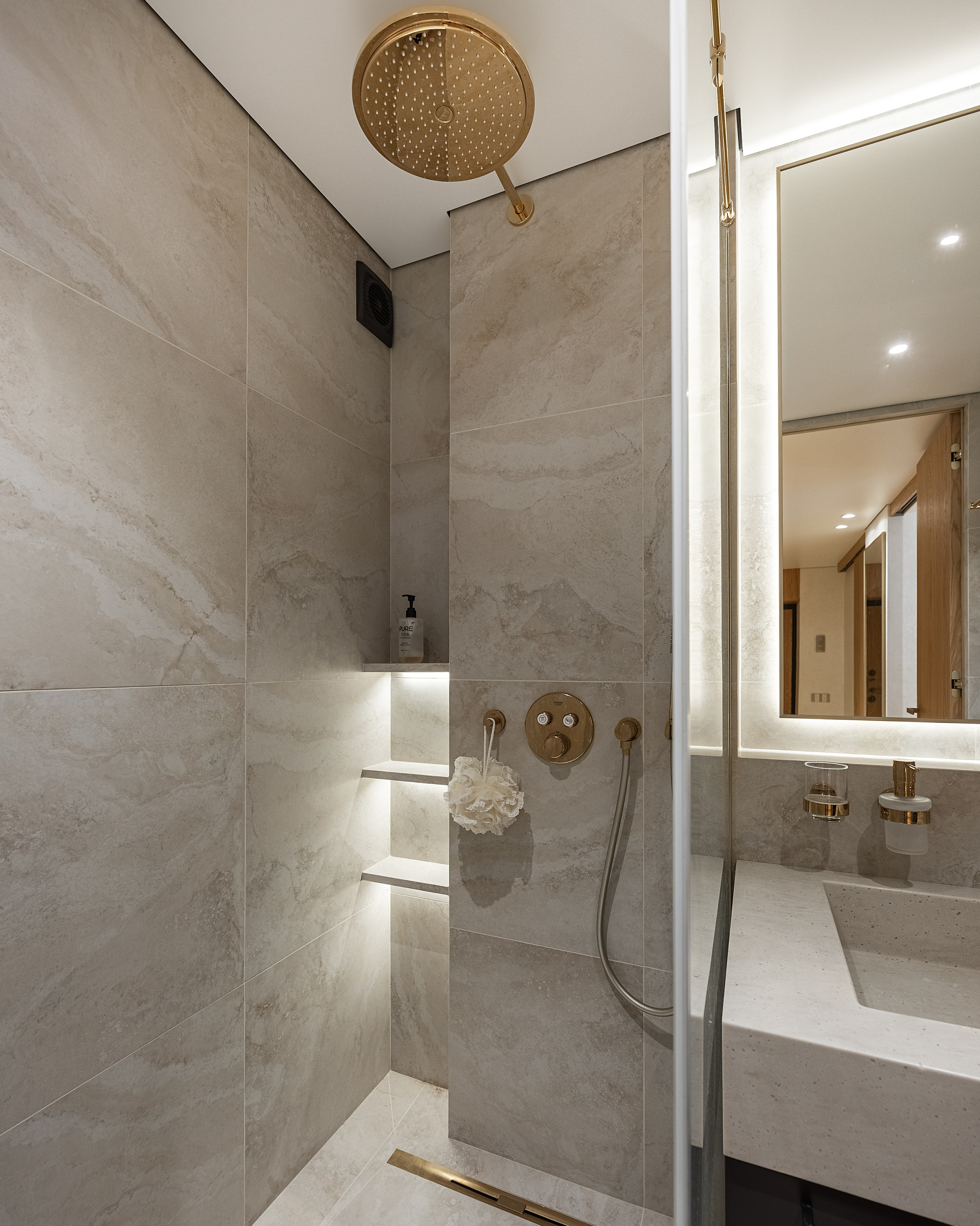 Гагарина. Фотограф и видеограф в Улан-Удэ: Аюна Габагуева и Артём Шаханов