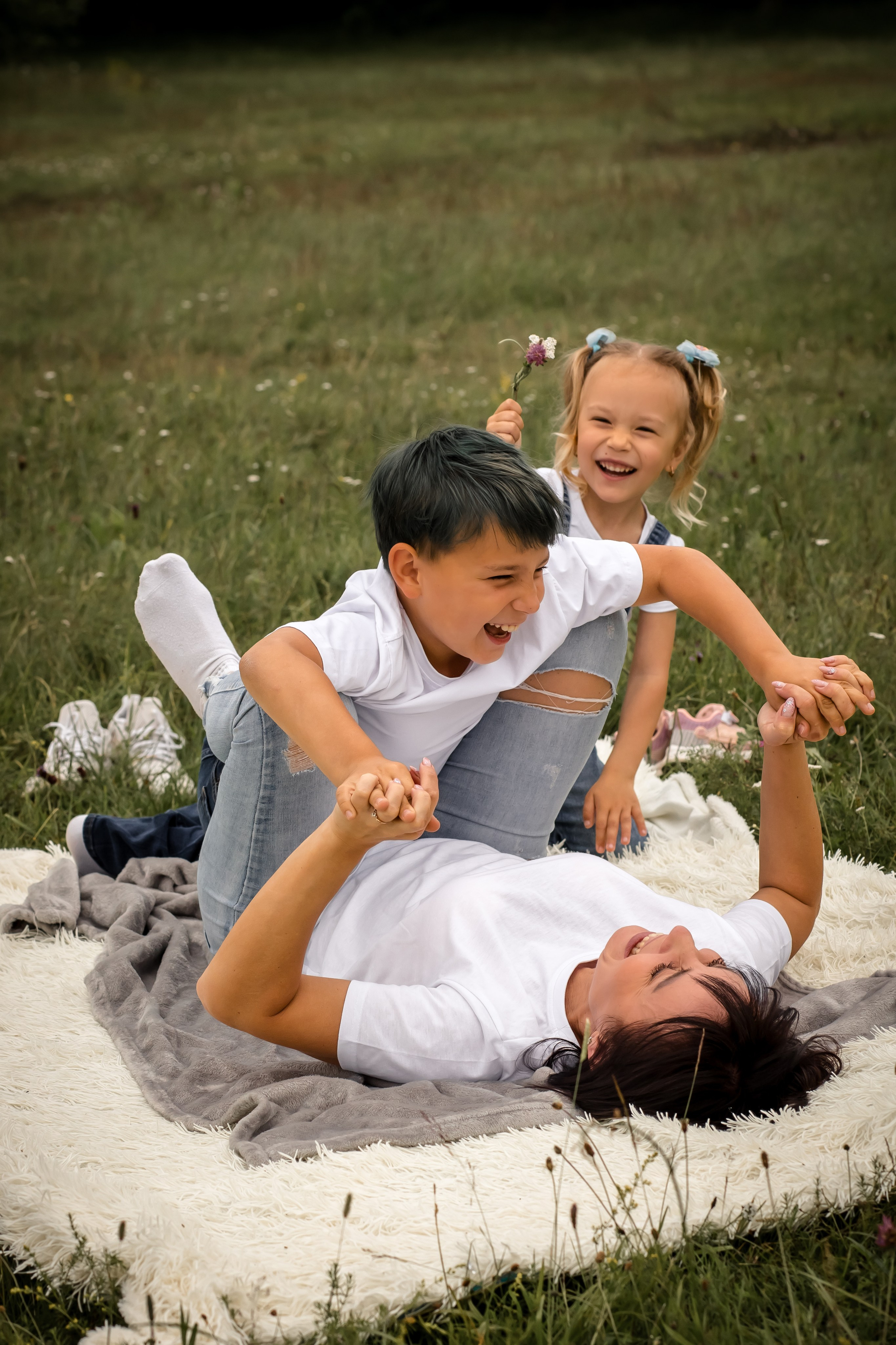 Катя с детками