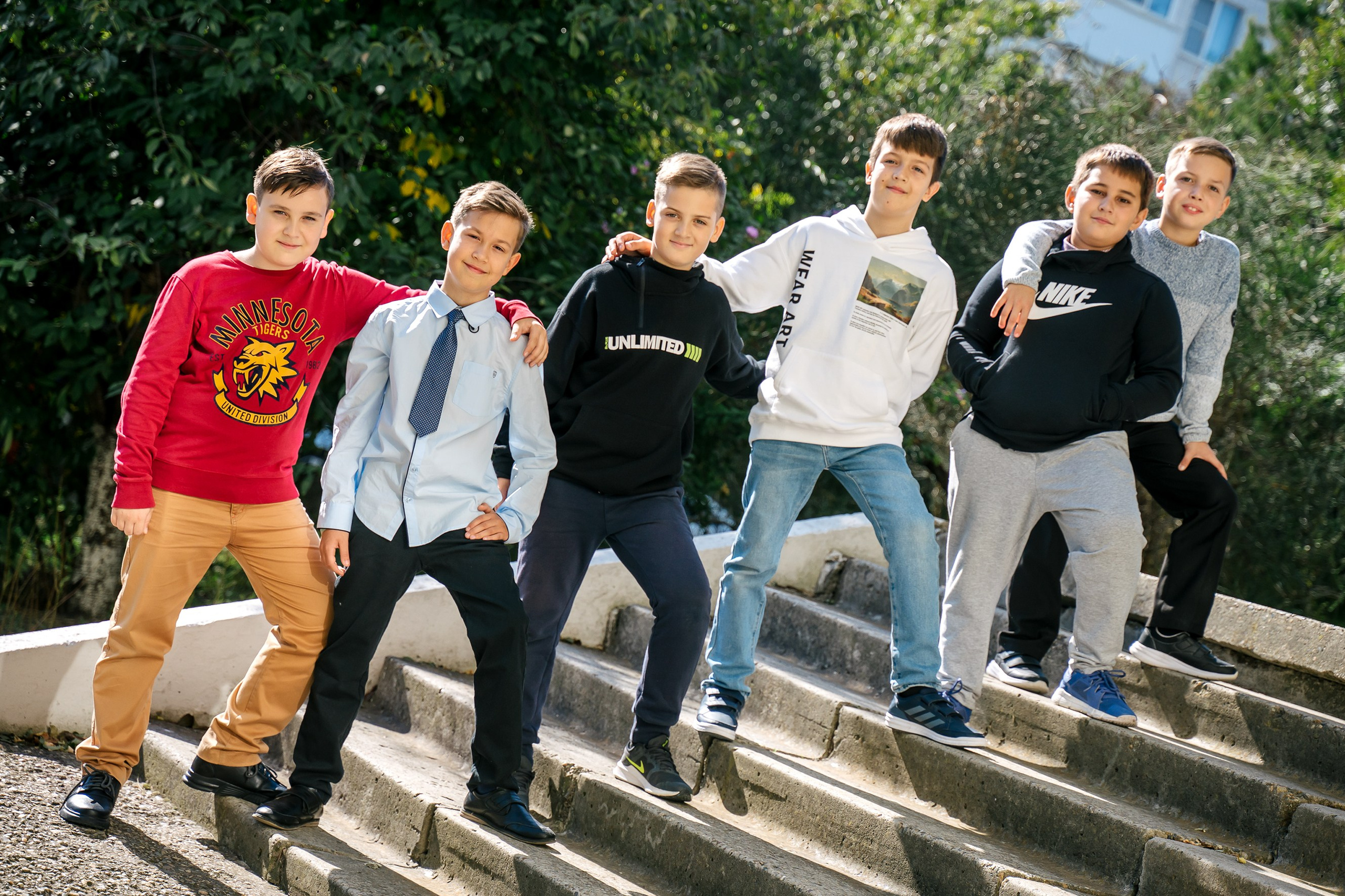 Фотографии с друзьями. Выпускные альбомы, школьные фотосессии в городе Новороссийске