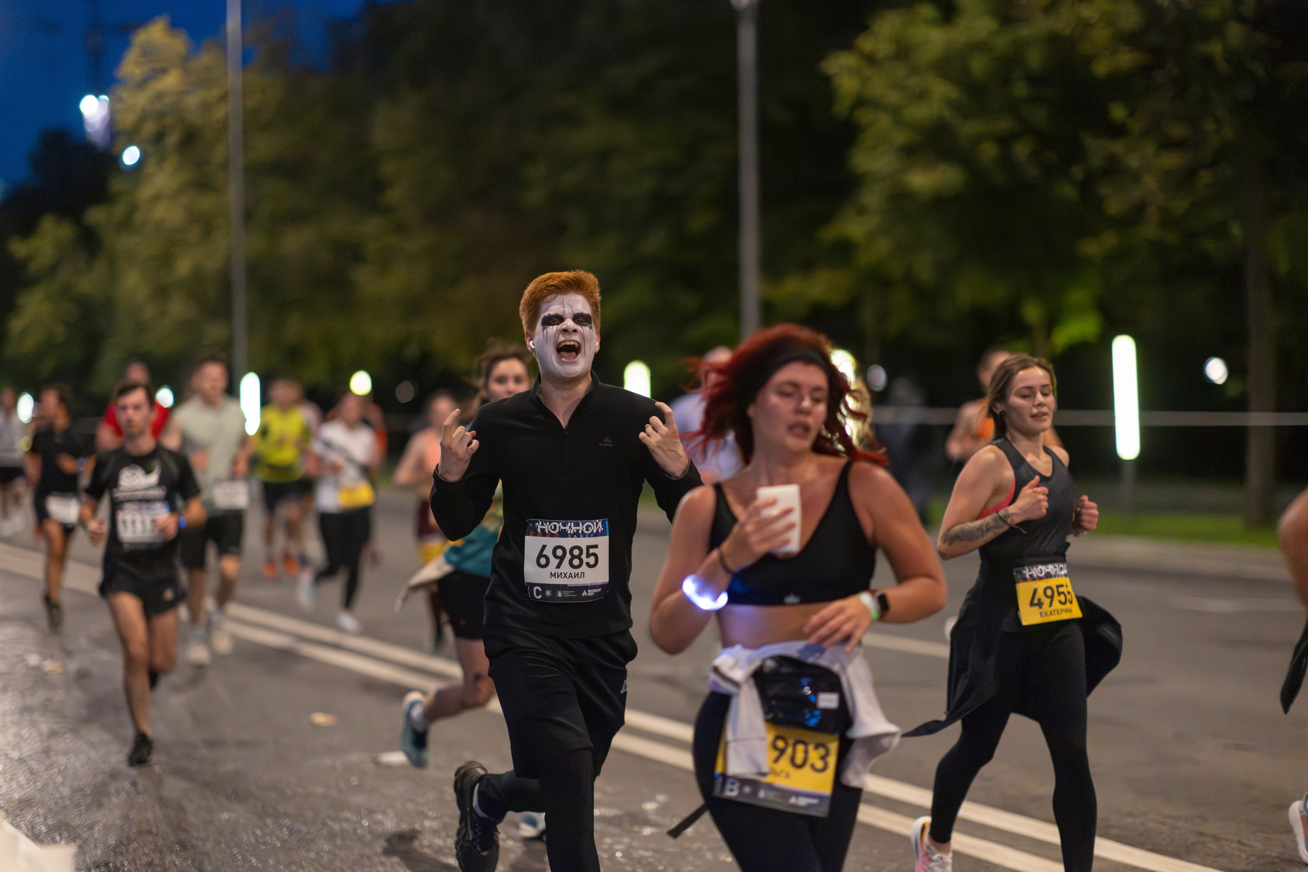 Ночной забег 2025. Фотограф Сергей Ловкий
