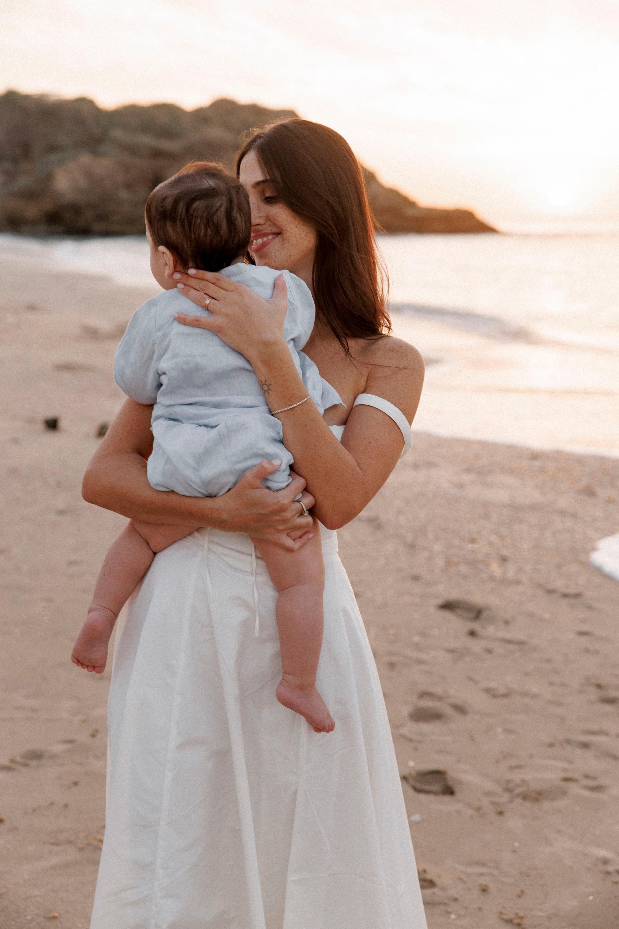 First year family photos near the sea. Главная