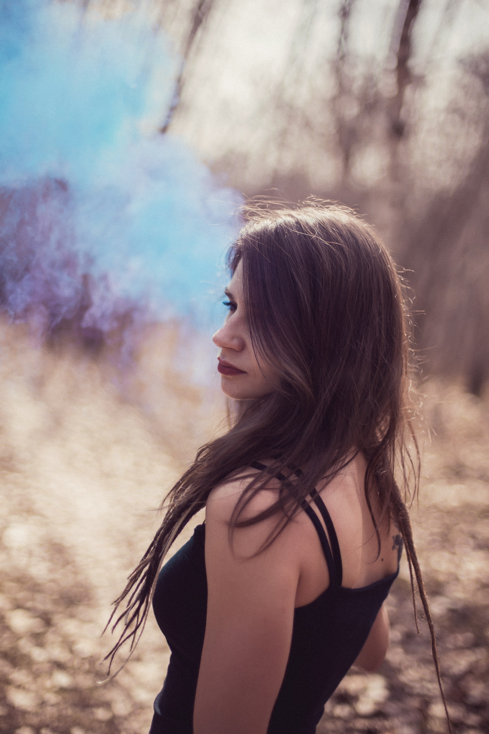 Ксения / лес / Алматы. Фотограф Наталья Гончарова. Снимаю живые портреты в Алматы