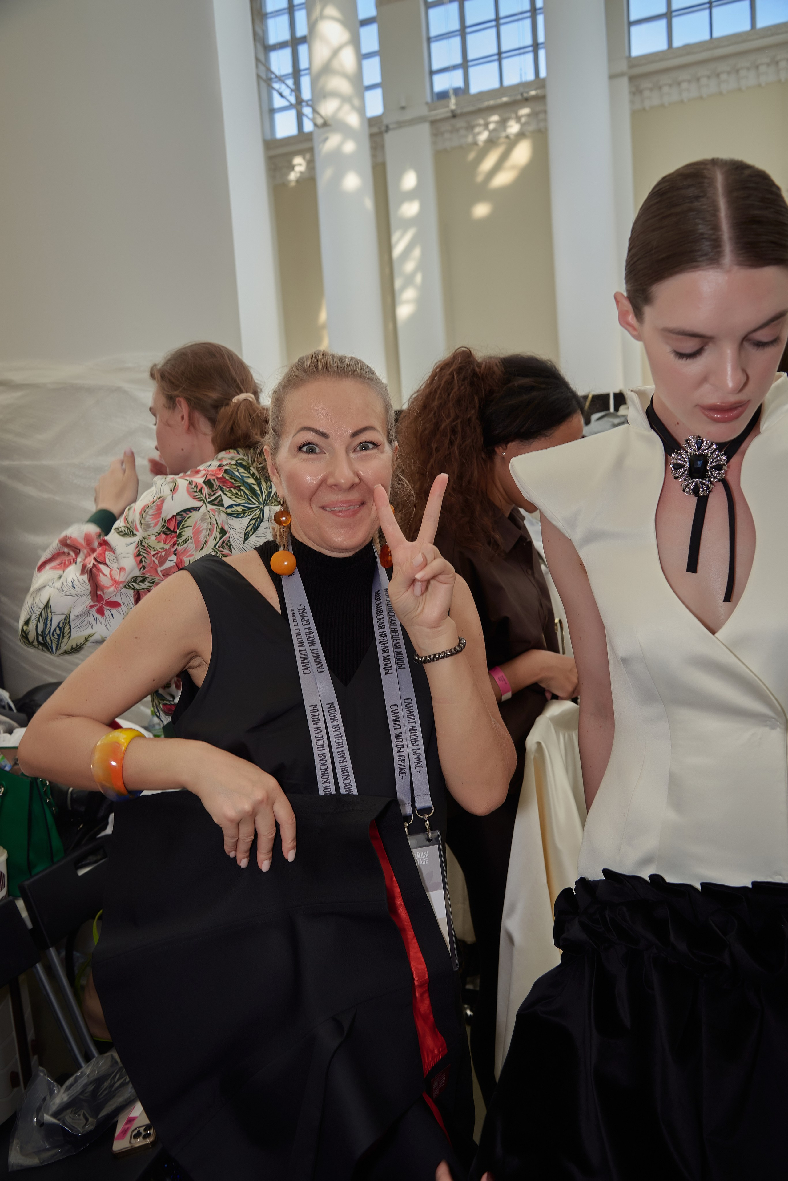 Backstage с показа ALENA COJOCARU RFW 2025. Наталия Дианова — фотограф для брендов и экспертов в Москве