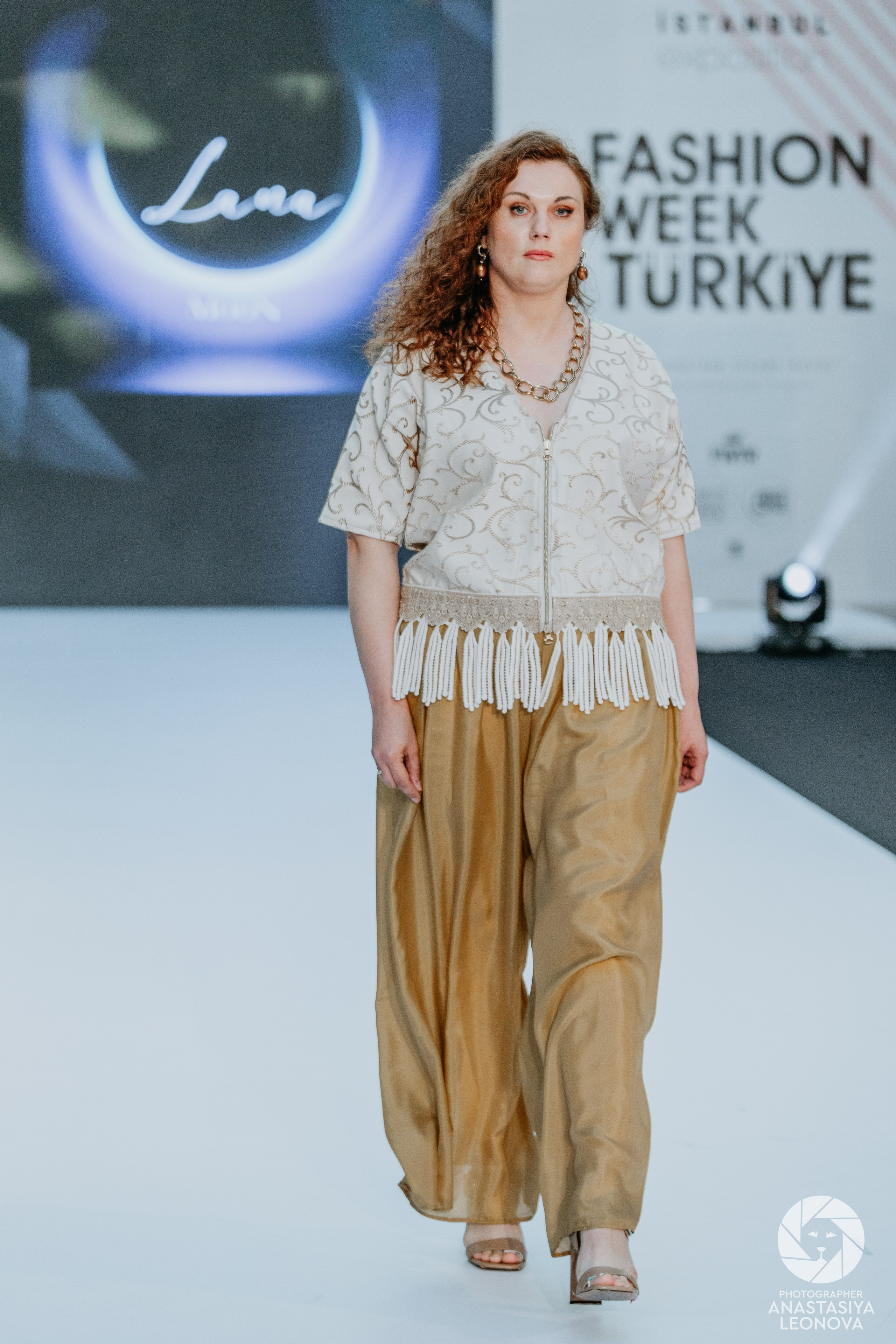 Fashion Week Türkiye [spring, 2025]. Anastasia Leonowa