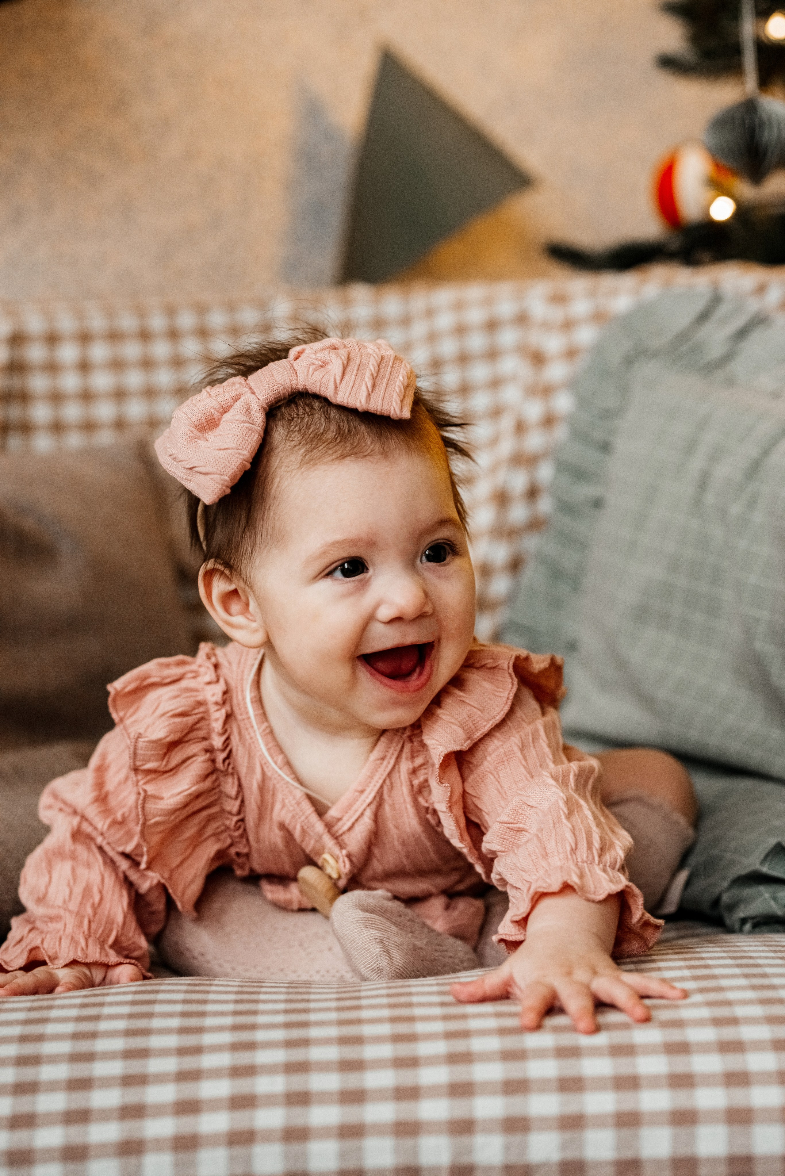 Василисе ПОЛгодика. Фотограф Таинств Крещения и Венчания в г. Курске