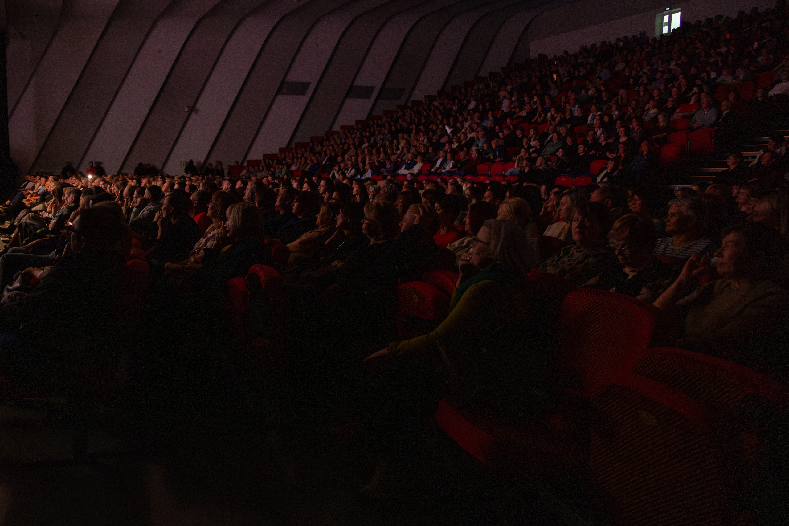 Сосо Павлиашвили КРАСНОЯРСК. Фотограф Красноярск съемки лавстори, фотосессия в студии, портретная съемка, творческие фотосессии