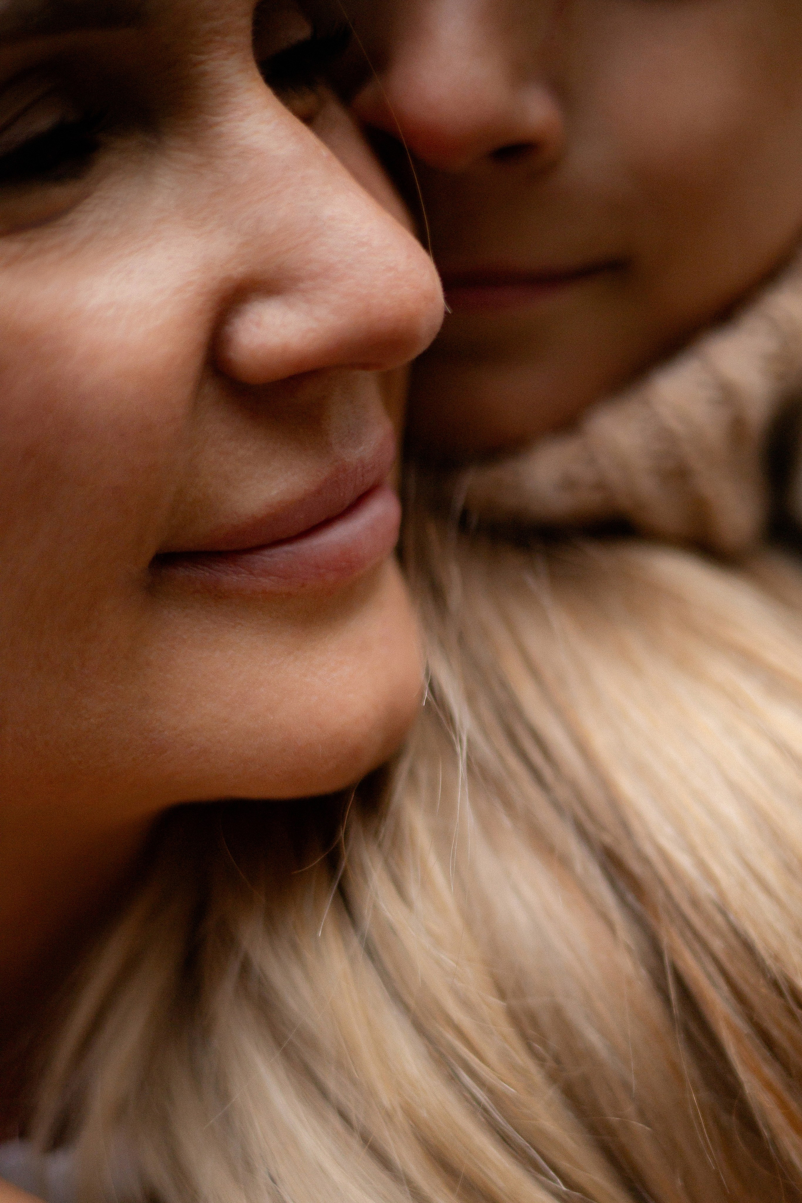 Осенняя фотосессия в Гомеле, семейная фотосессия в лесу, мама и сын, прогулка в лесу, фотосессия с собакой, осенний образ, лайф-стайл, семья, фотограф Гомель