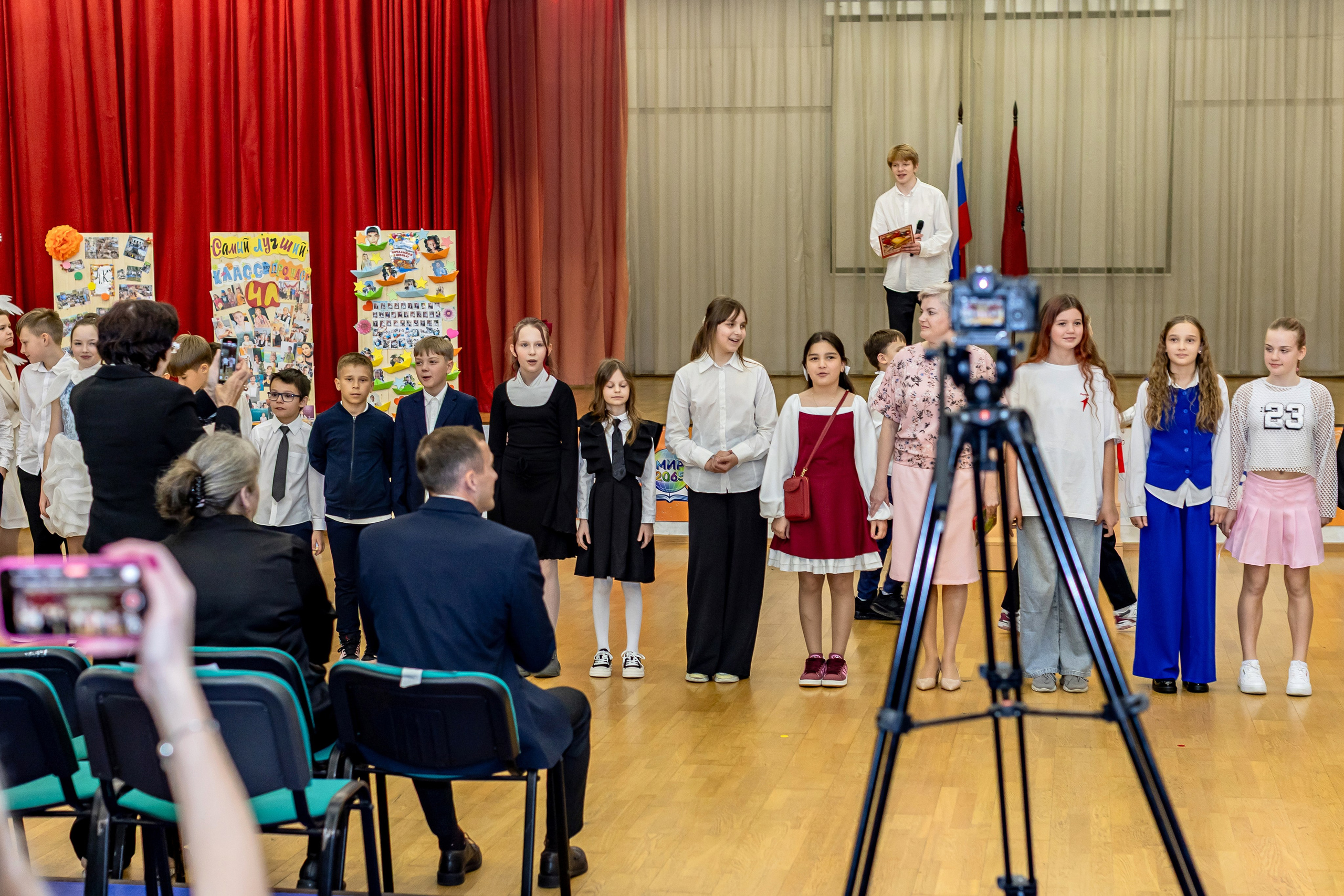 Выпускной праздник в начальной школе. Фотограф и видеограф Москва. Свадебный фотограф, видеограф. Выпускные альбомы. Оживающие альбомы