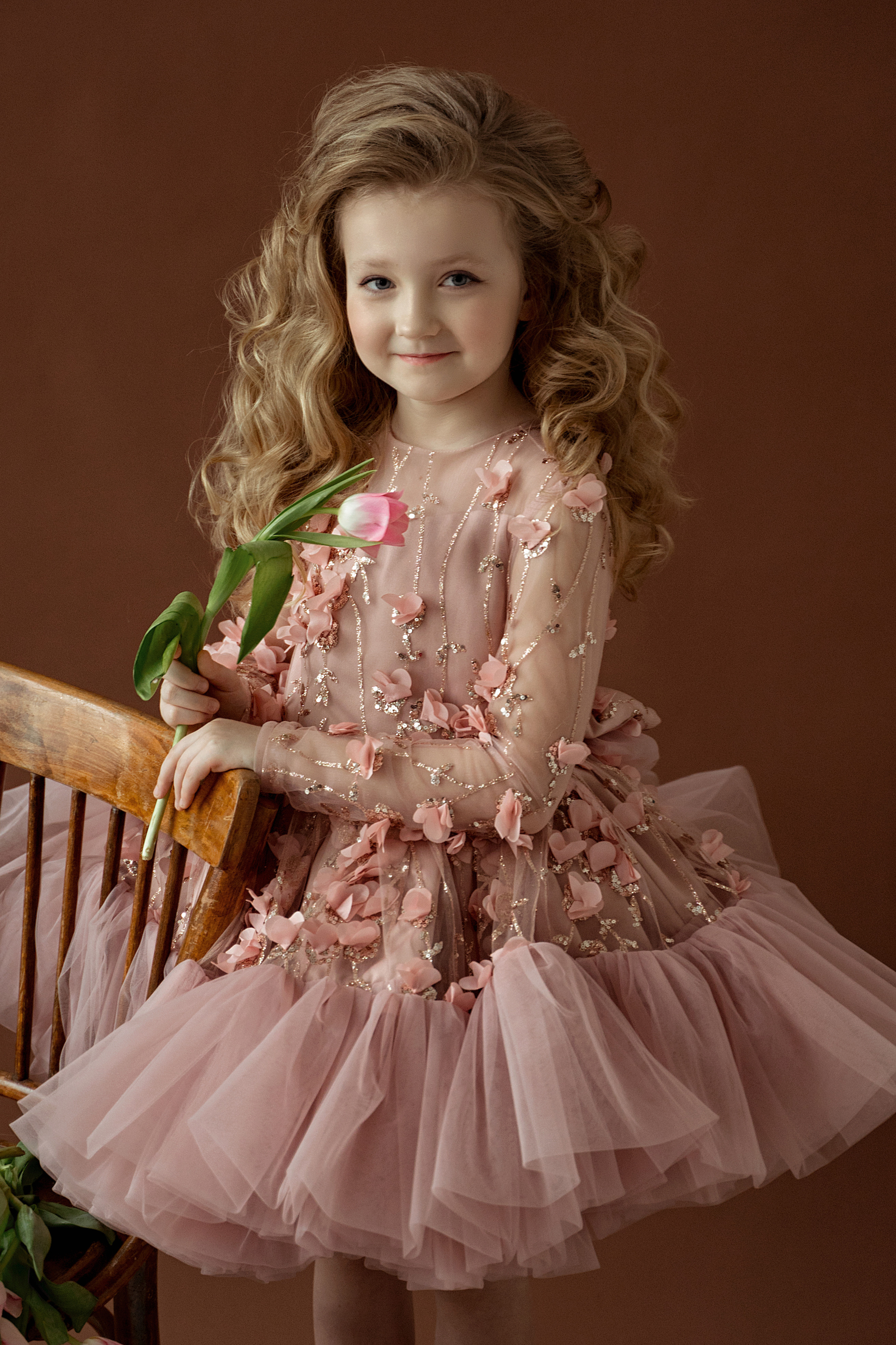 Студийный портрет, фотосессия в студии. Контент фотограф в Москве Кати Федотова