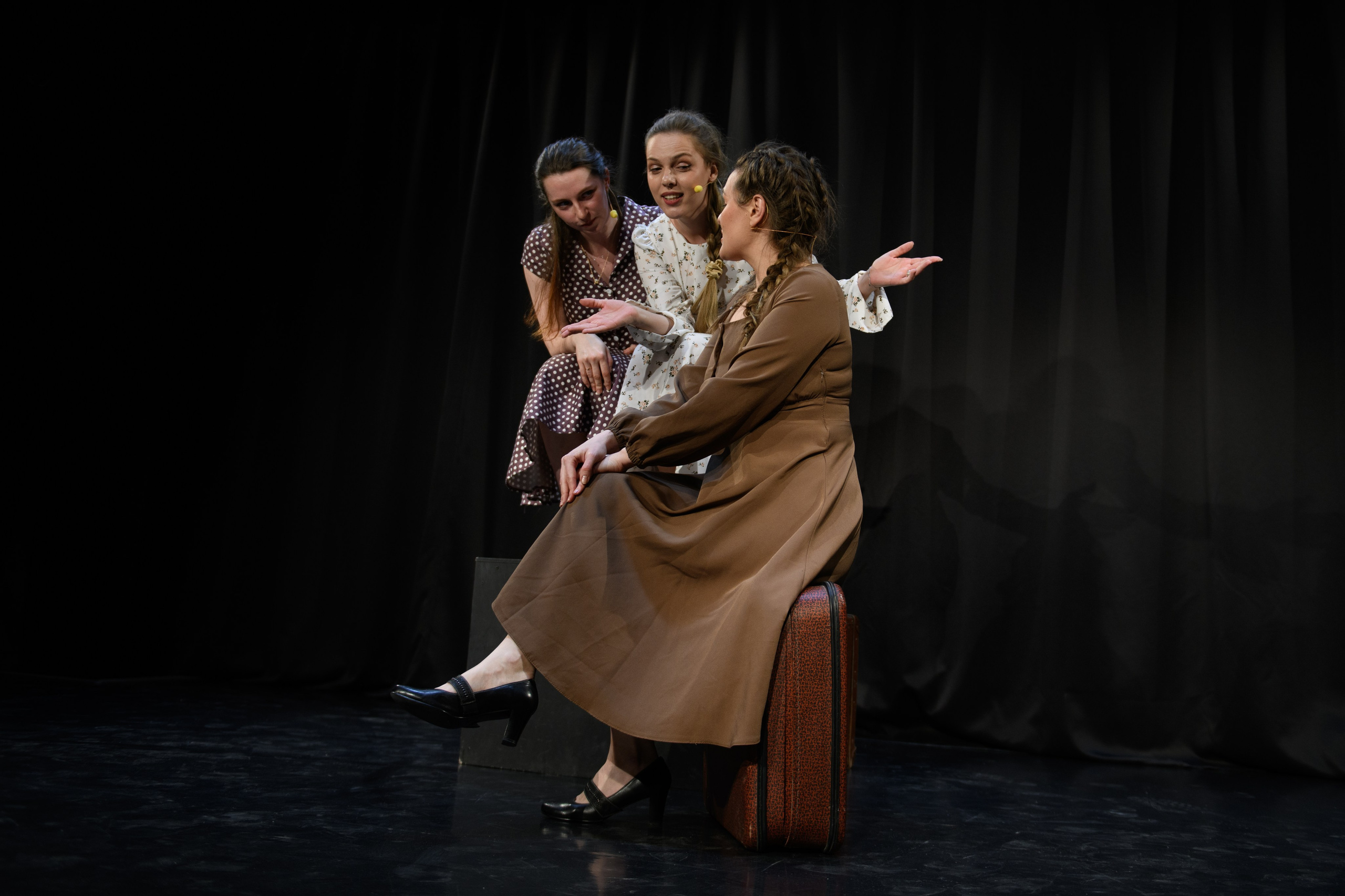 За нарисованным очагом. Организация и проведение фотосъемок в Санкт-Петербурге. Фотограф Смирягин Илья