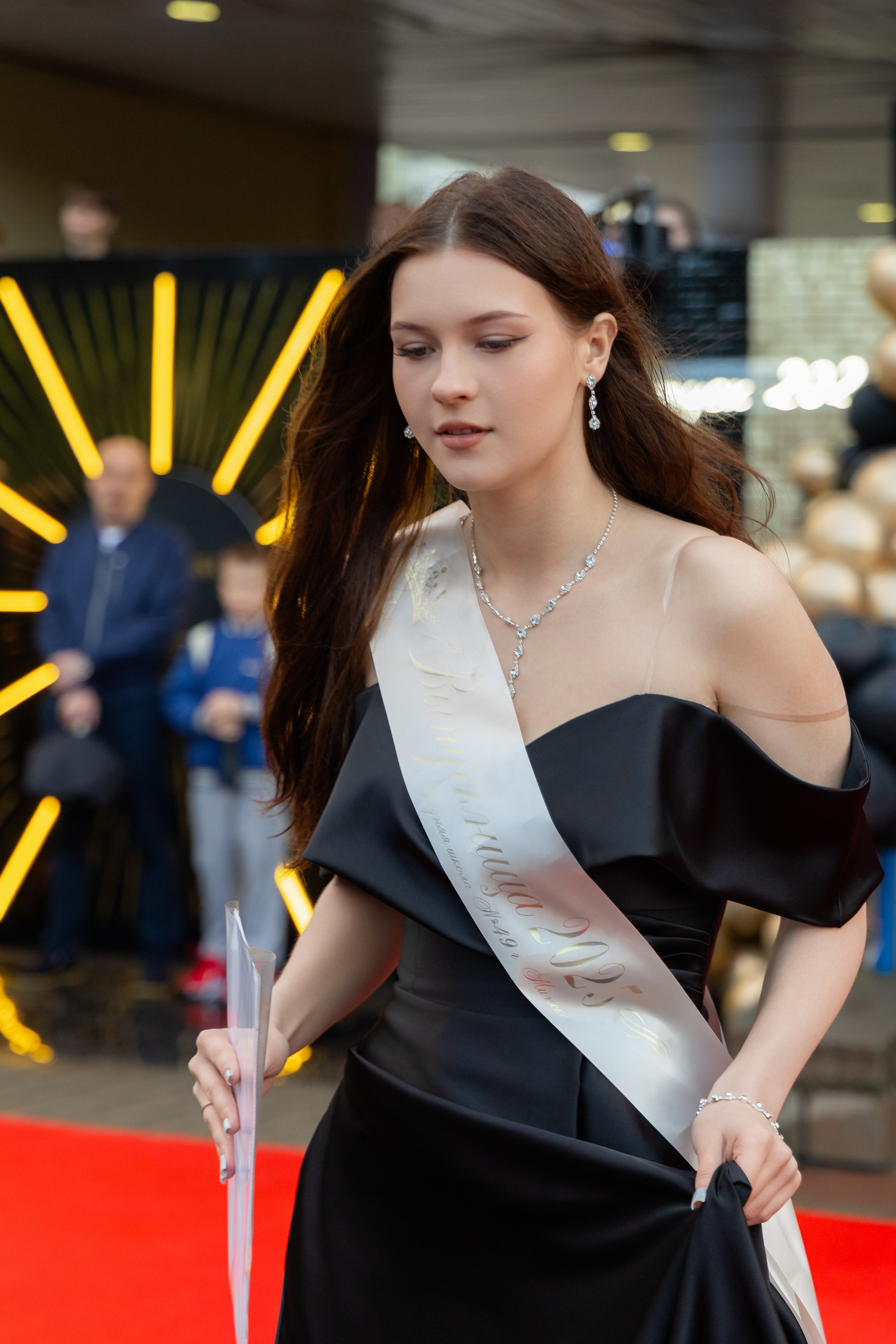 Школьный выпускной 2025 год в Минске, Беларуси. Свадебный фотограф в Минске/Беларуси Сергей Спиридонов