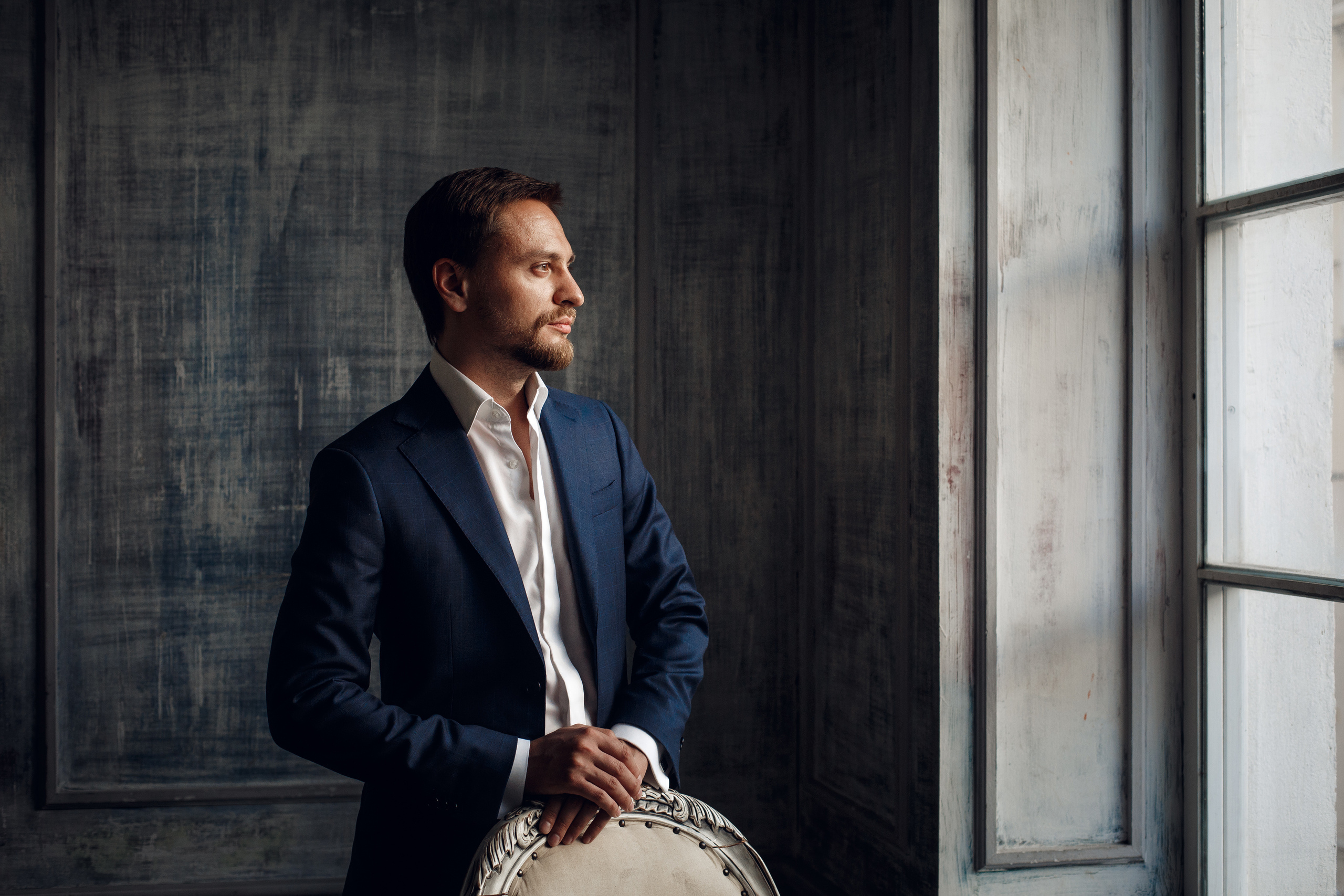 Бизнес портрет мужской и женский руководителя. КонТайм: профессиональная съемка для организаций