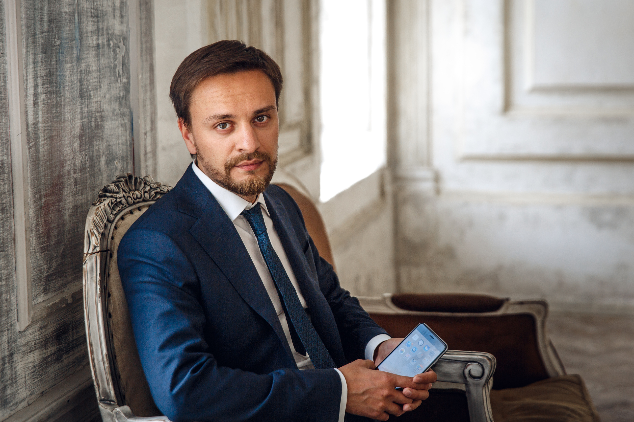 Бизнес портрет мужской и женский руководителя. КонТайм: профессиональная съемка для организаций