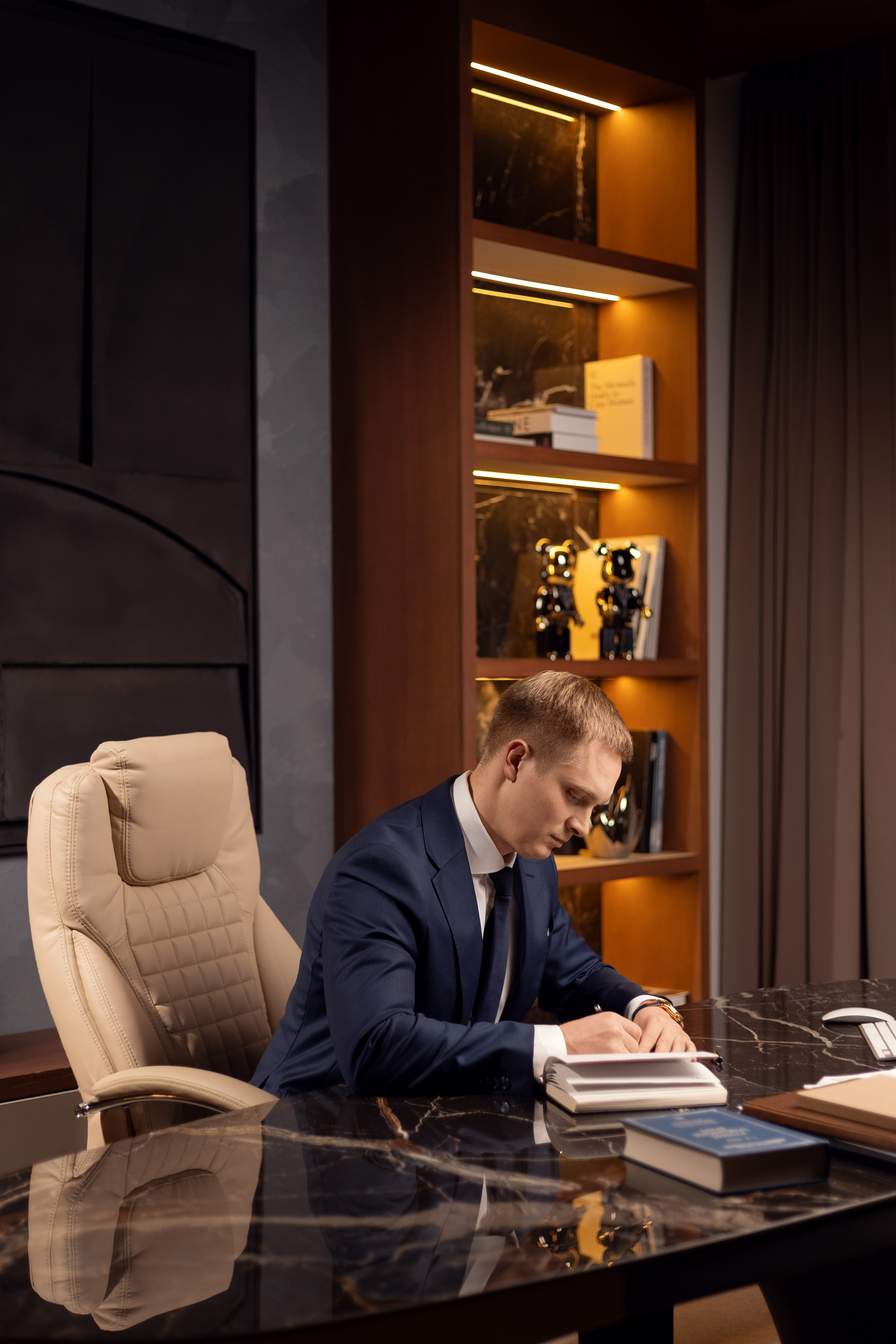 Фотосессия юриста: 4 образа за 2 часа в студии. Кейс. Контент фотограф Казань Татьяна Горина